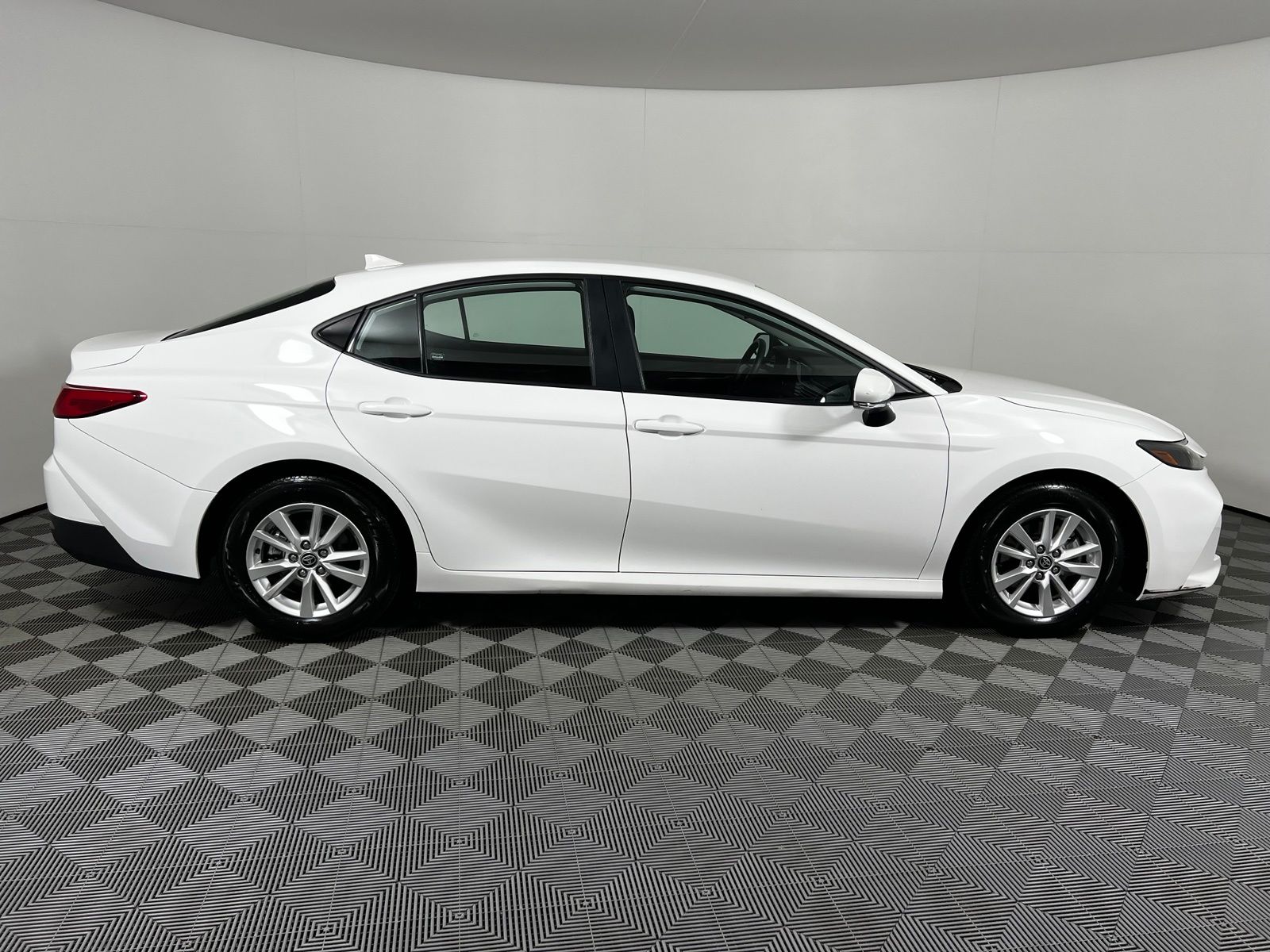 Thumbnail: 2025 Toyota Camry - 4