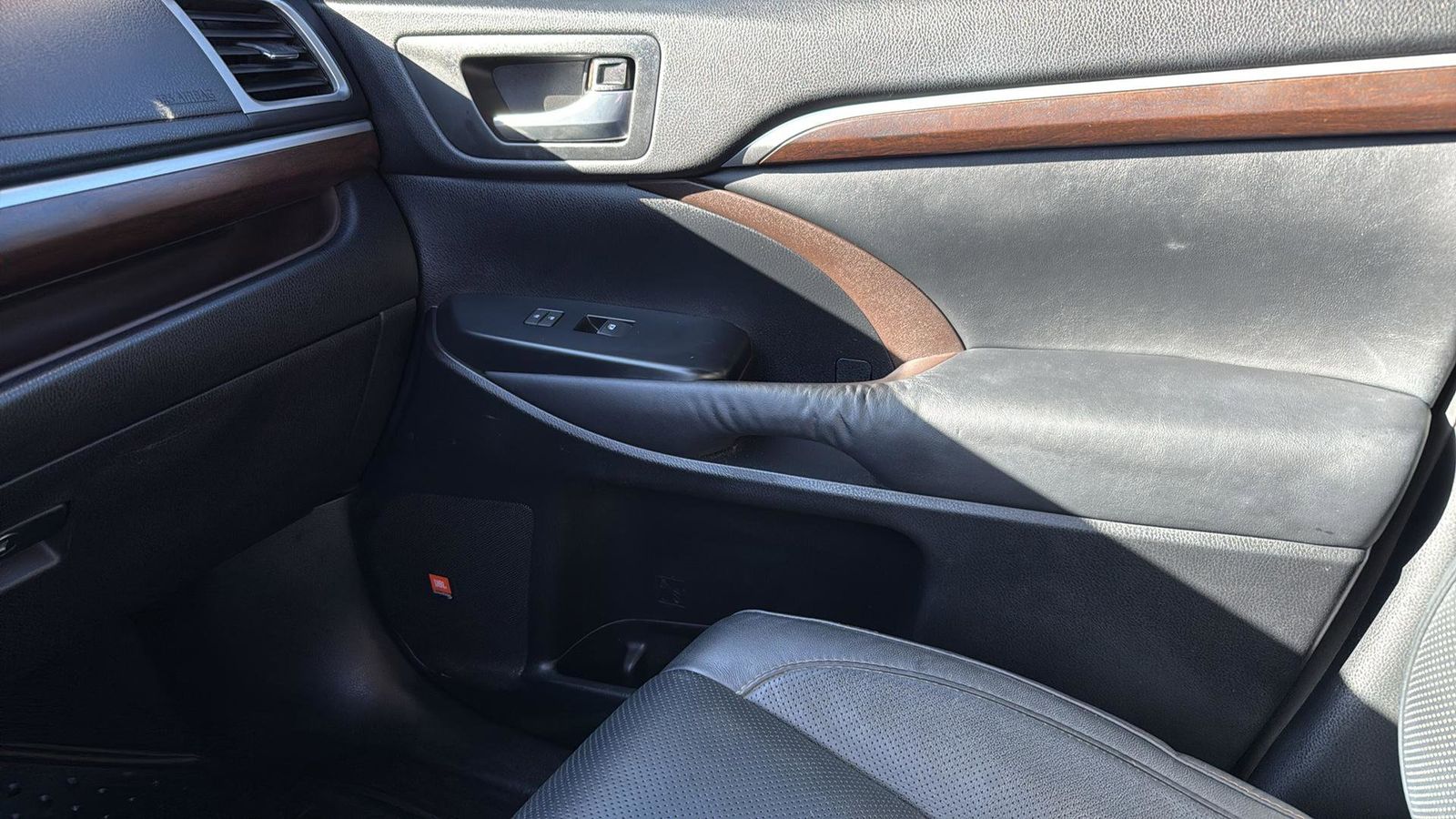 Used Car 2015 Toyota Highlander  Limited For Sale Under $20,000 In Austin, Texas