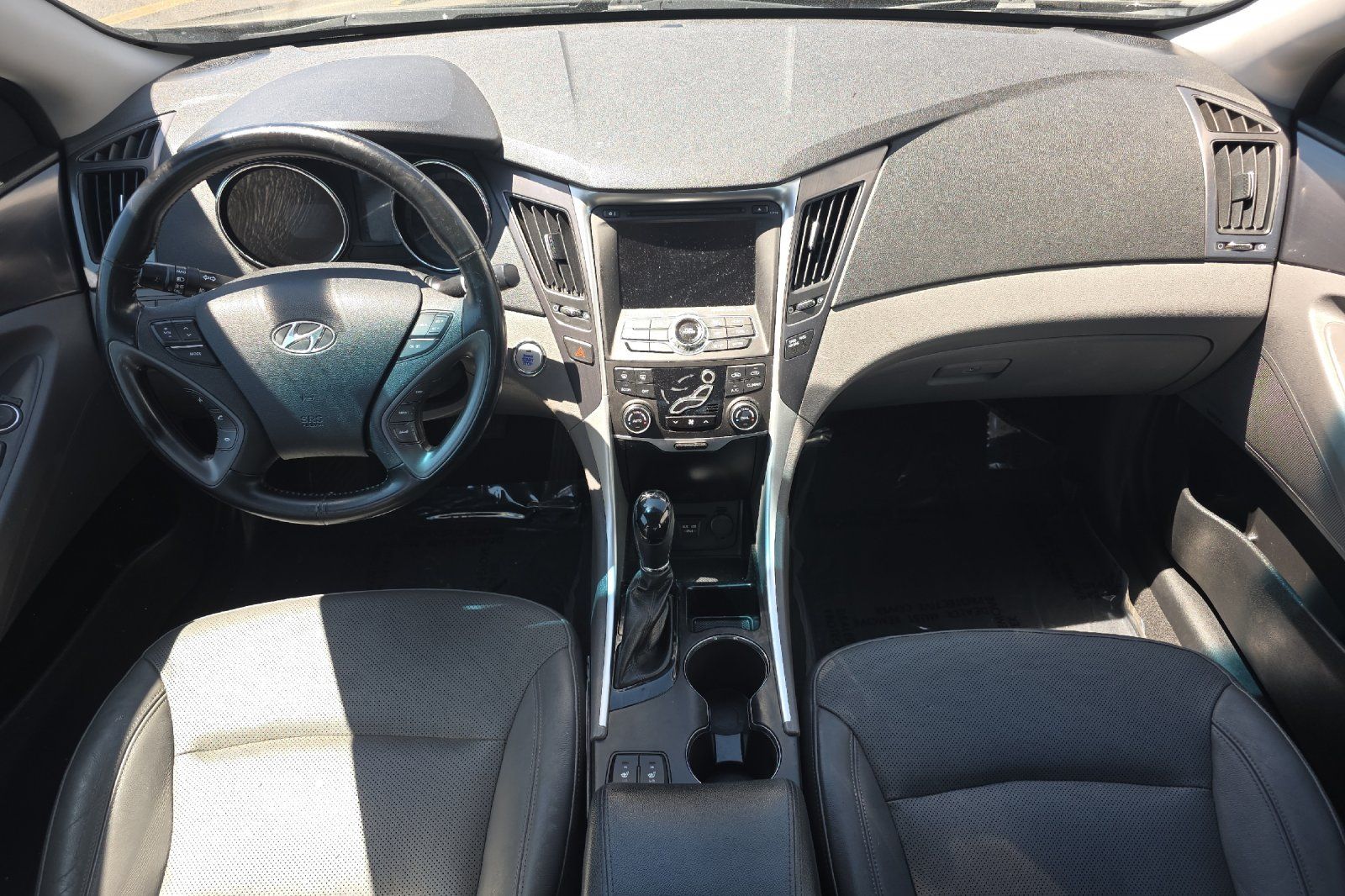 Used 2014 Black Hyundai Limited image 13