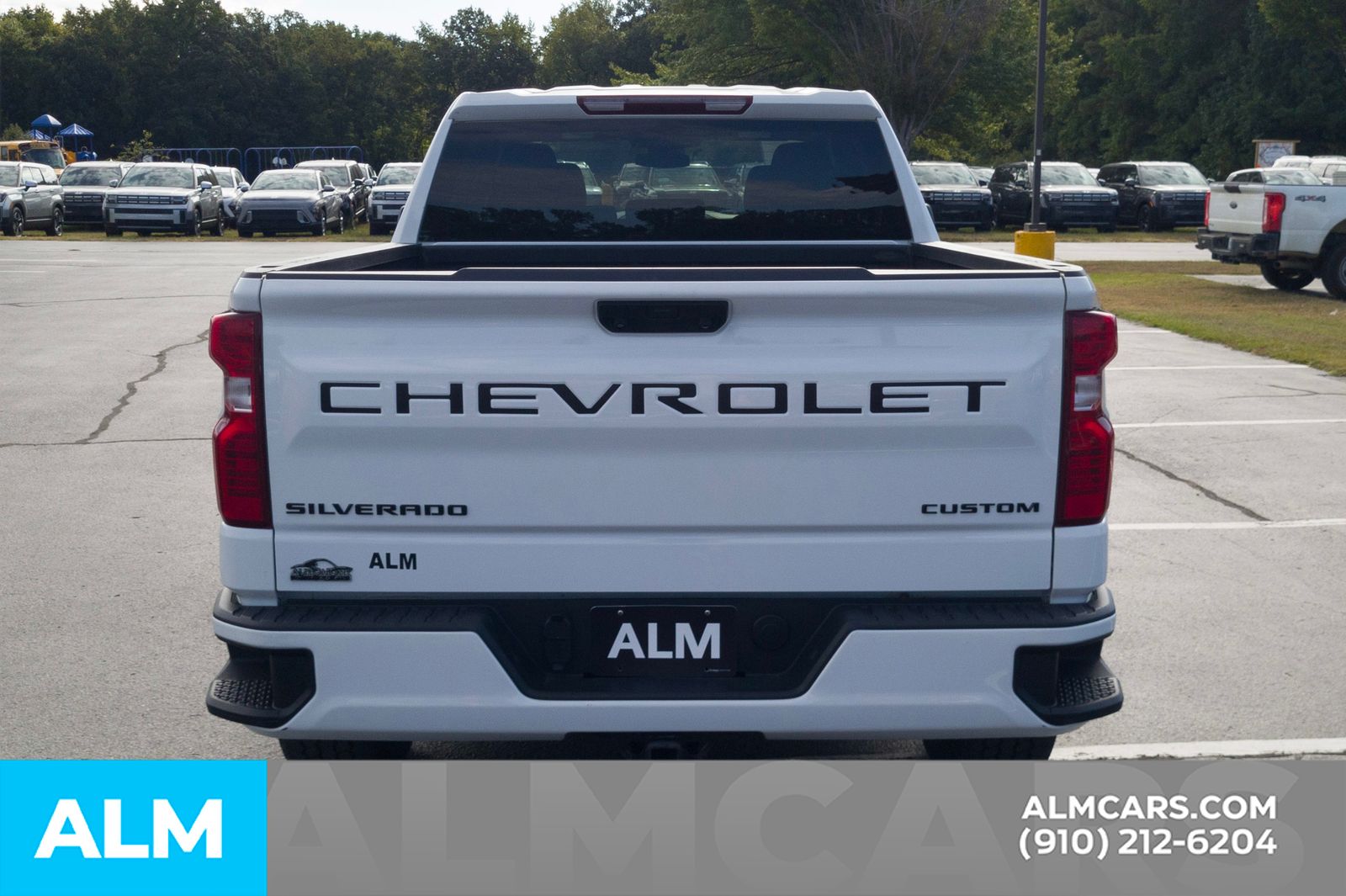 2023 Chevrolet Silverado 1500 Custom photo 4