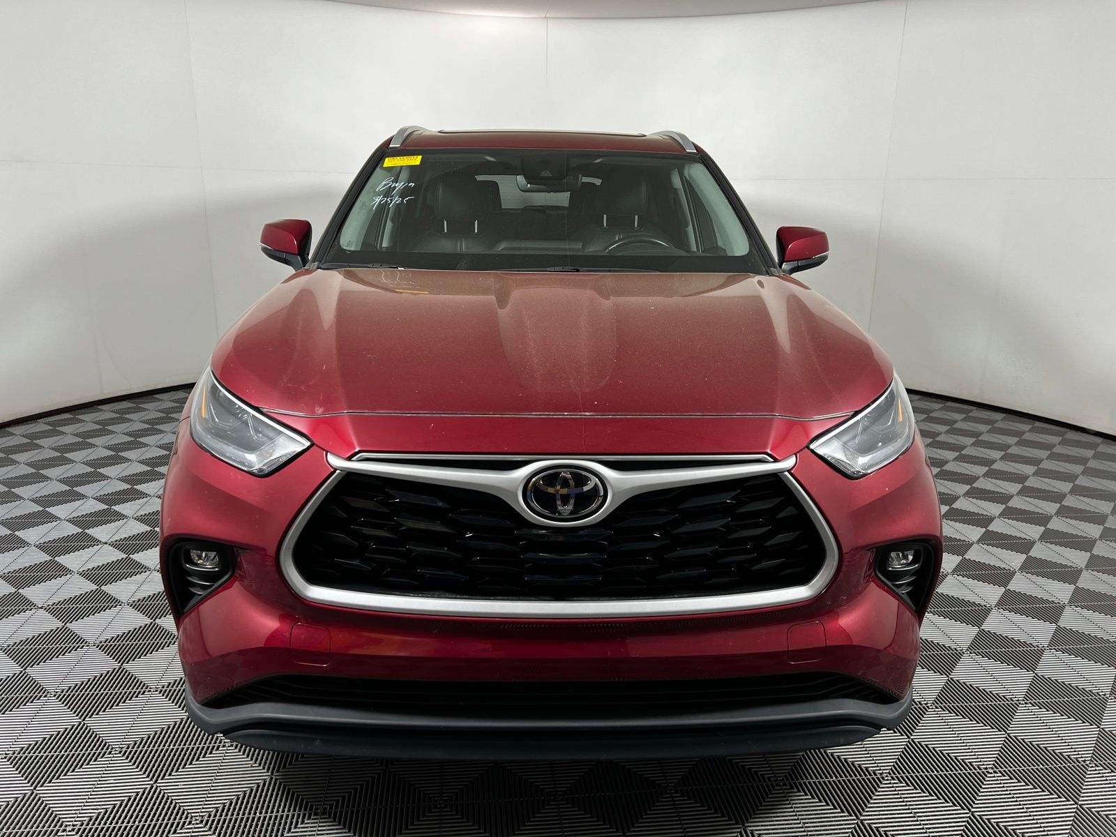 Thumbnail: 2022 Toyota Highlander - 2