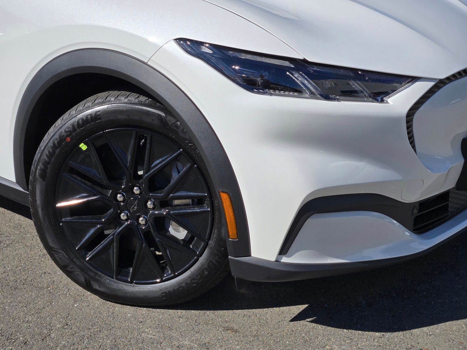 New 2026 White Ford Select image 6