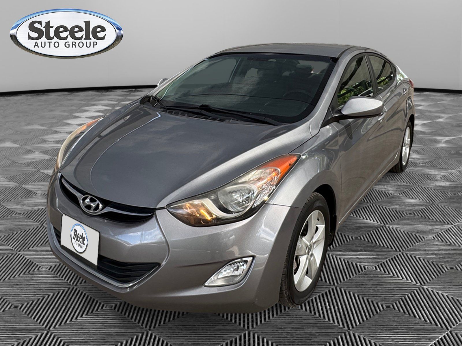 Titanium Gray Metallic 2013 Hyundai Elantra Sedan Front-Wheel Drive 6-Speed Automatic Overdrive