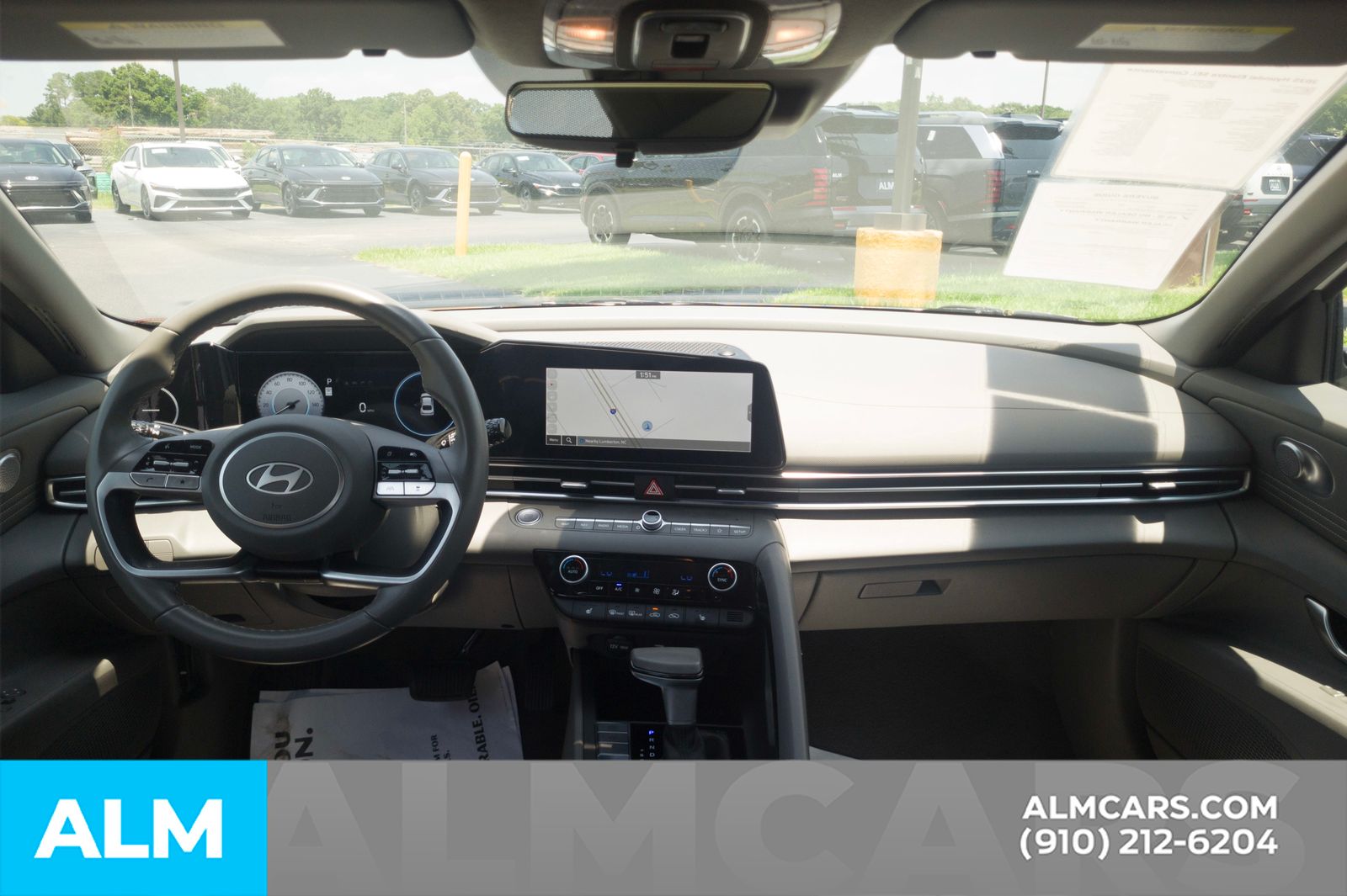 Used 2025 White Hyundai SEL Convenience image 20