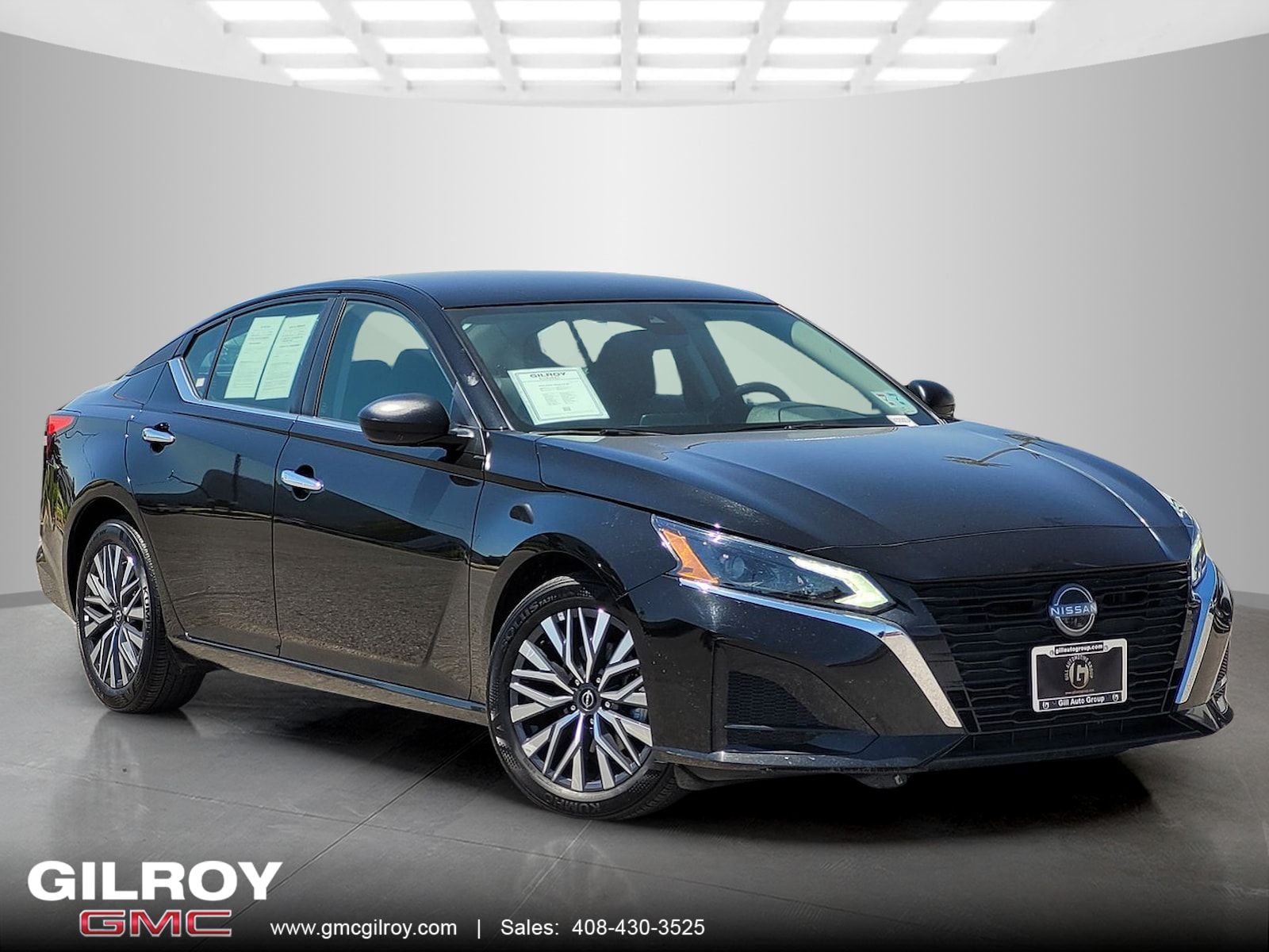Super Black Clearcoat 2025 Nissan Altima Sedan Front-Wheel Drive Continuously Variable Transmission