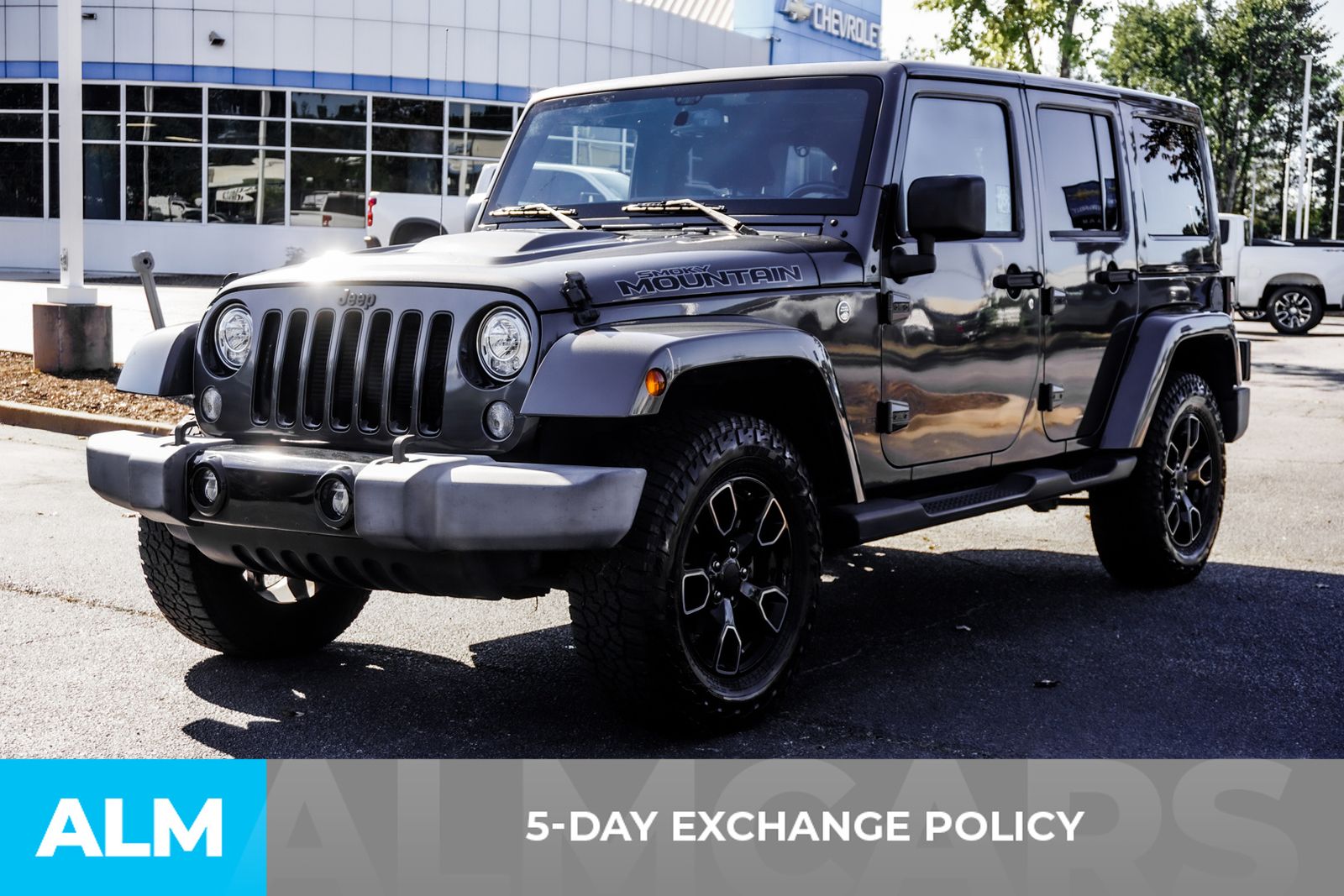 2017 Jeep Wrangler Unlimited Sahara photo 4