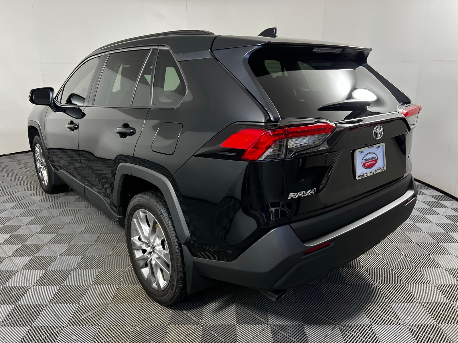 2024 Toyota RAV4 XLE Premium 7