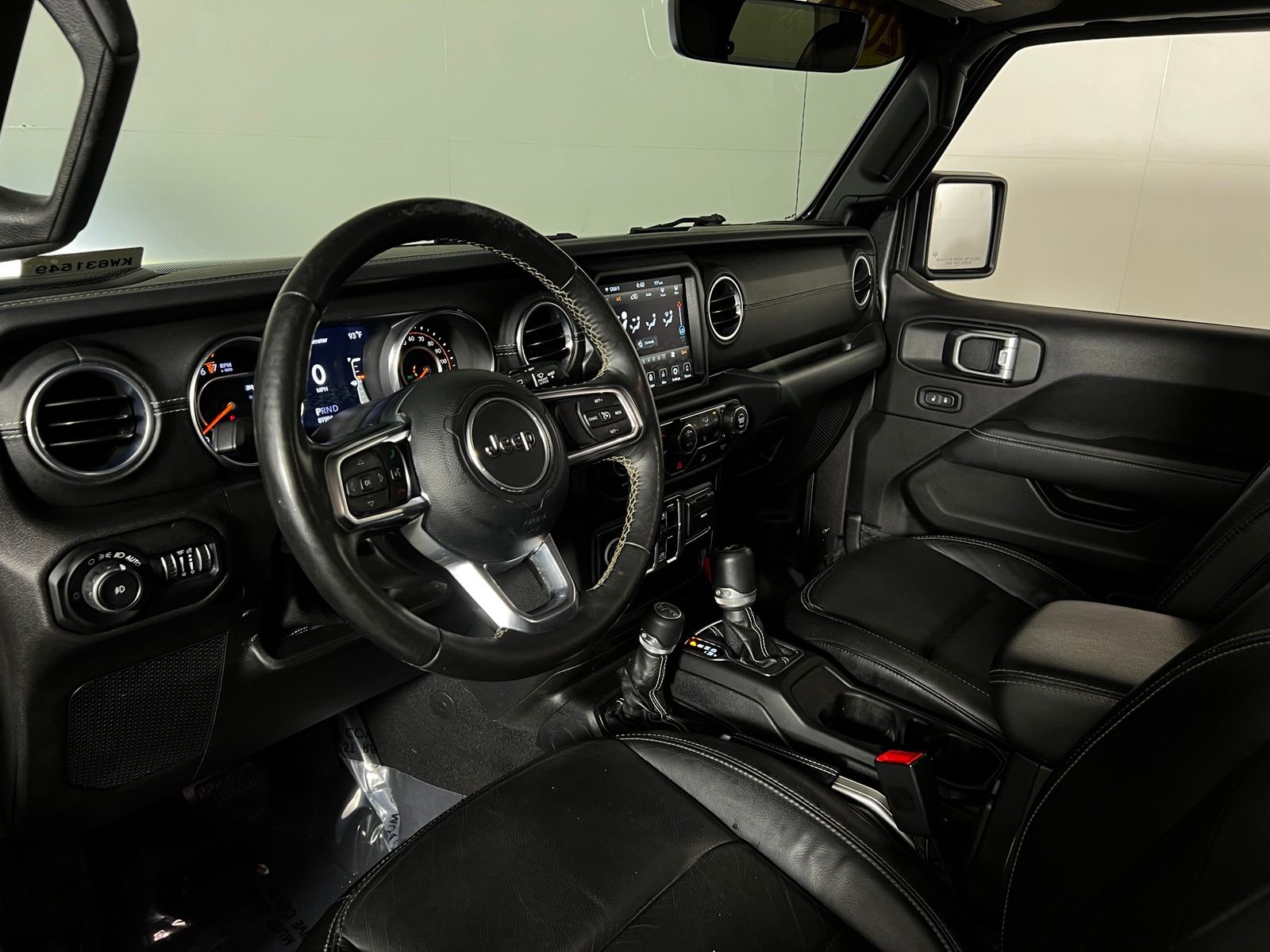 Thumbnail: 2019 Jeep Wrangler - 12