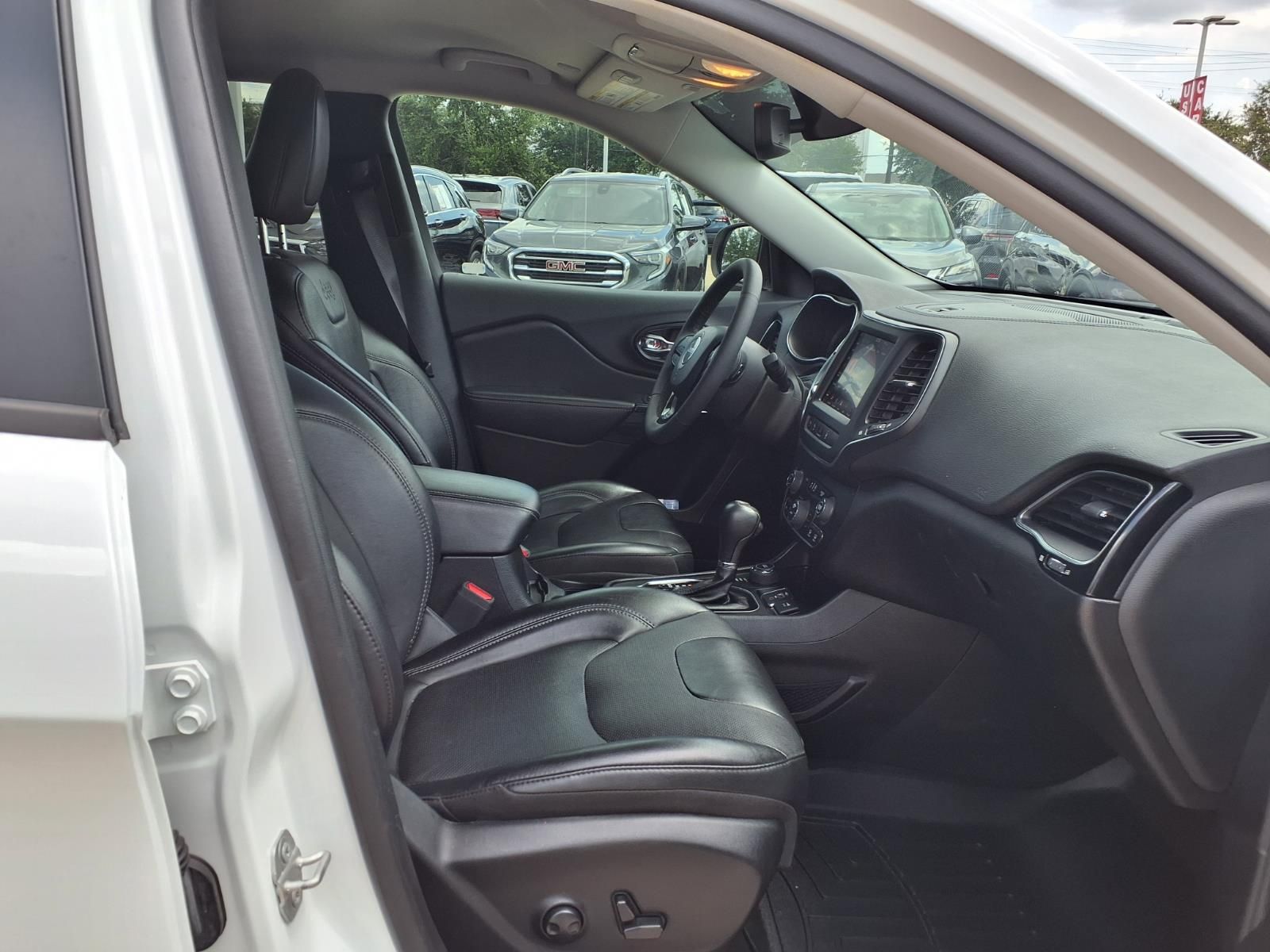 2023 Jeep Cherokee Altitude White at Emmons Autoplex