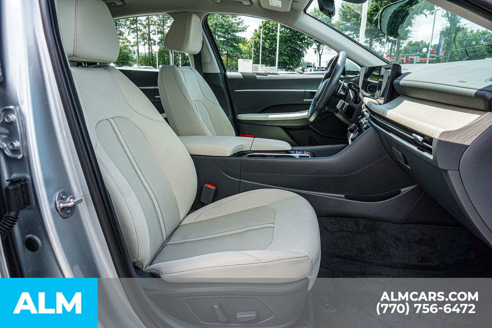 Used 2024 Silver Hyundai SEL image 22