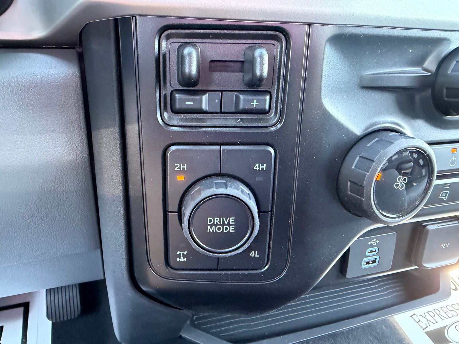 2026 Ford F-250SD image 21