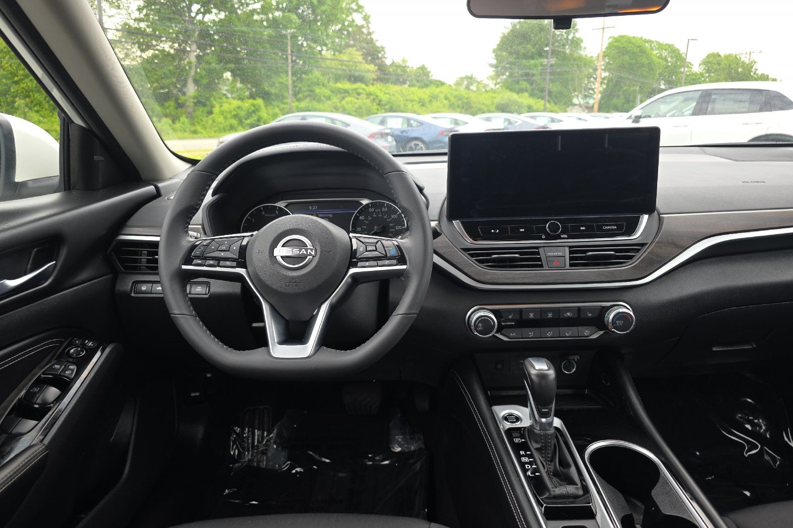 Used 2023 White Nissan 2.5 SV image 14