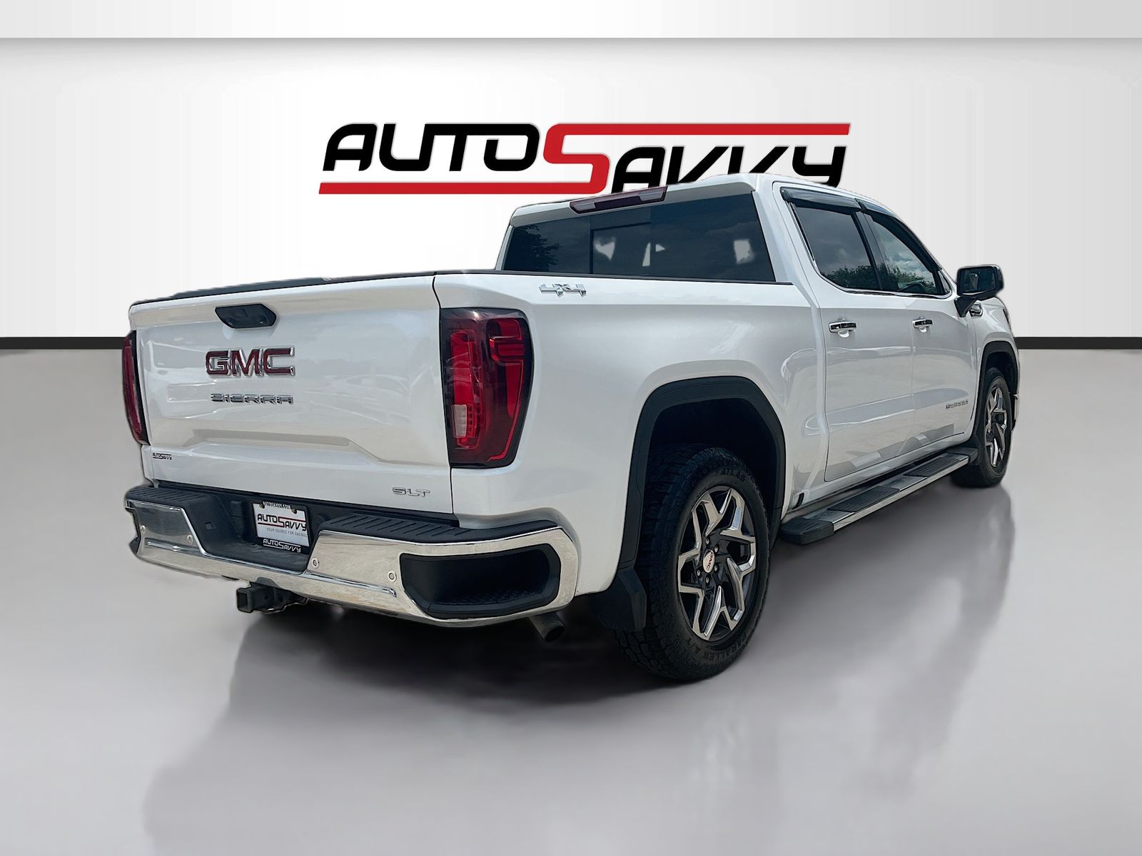 Used 2023 White GMC SLT image 7
