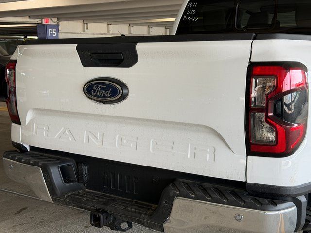 New 2025 Oxford White Ford Lariat image 15