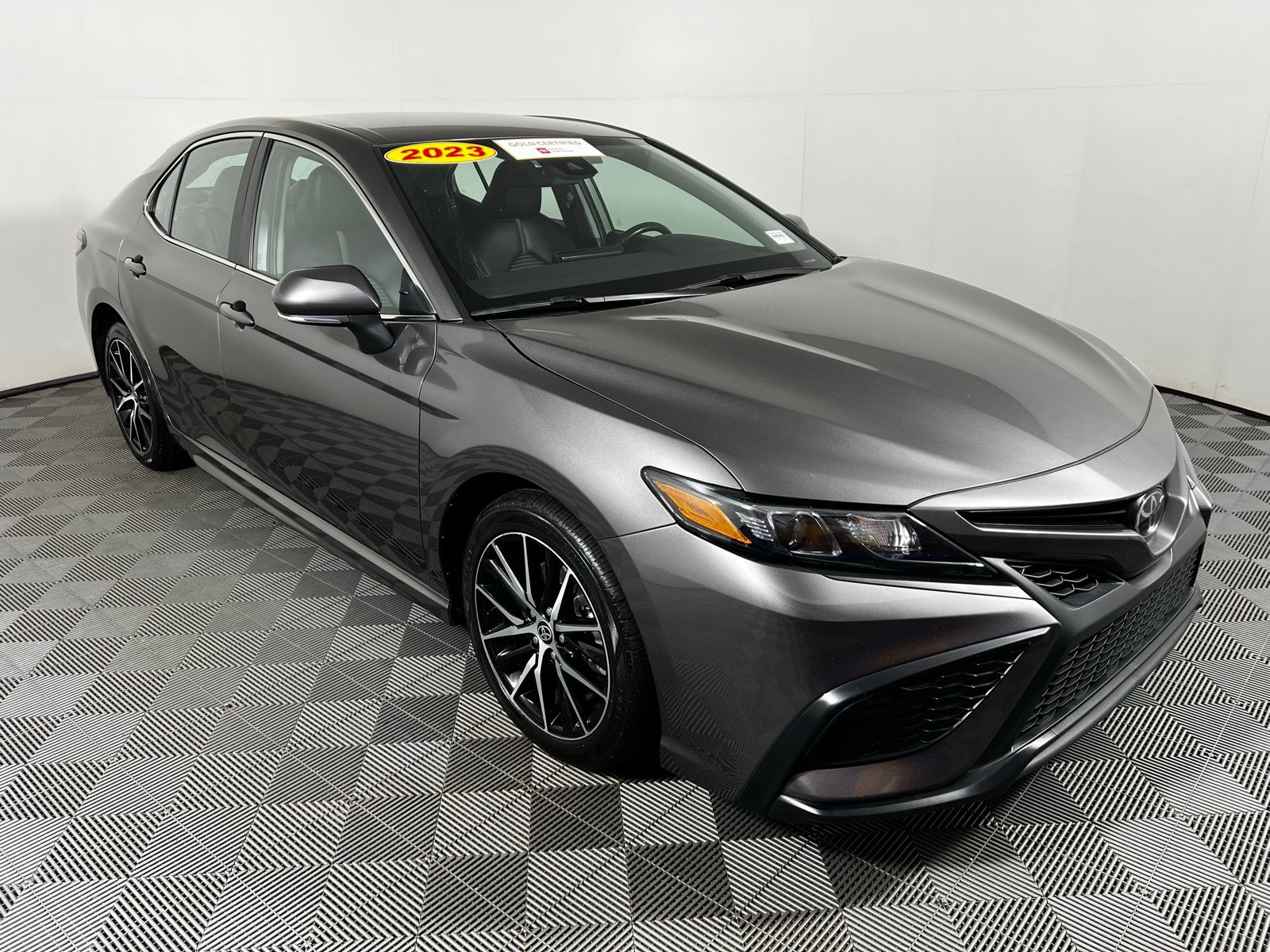 2023 Toyota Camry SE 3
