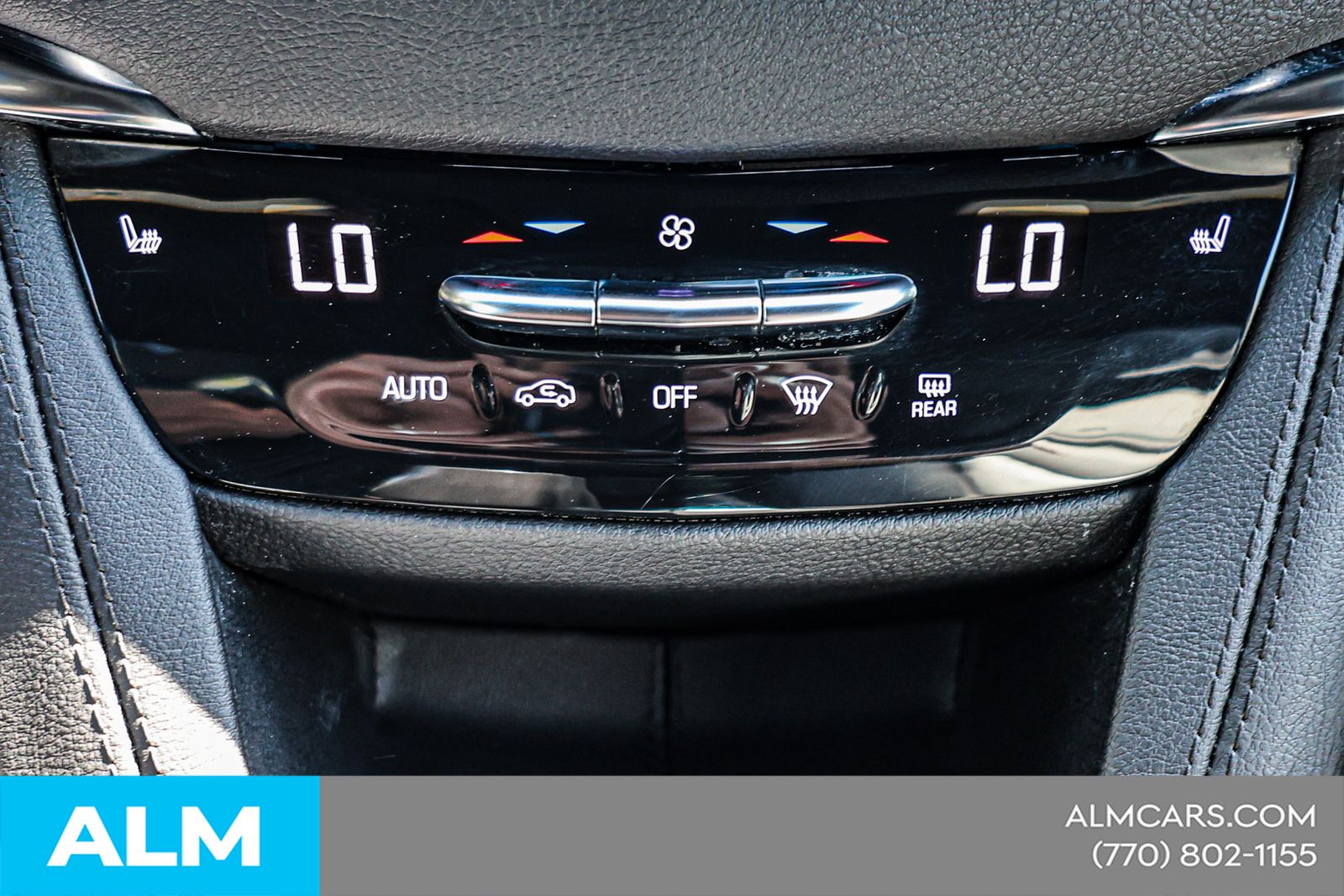 Used 2022  Cadillac Premium Luxury image 31
