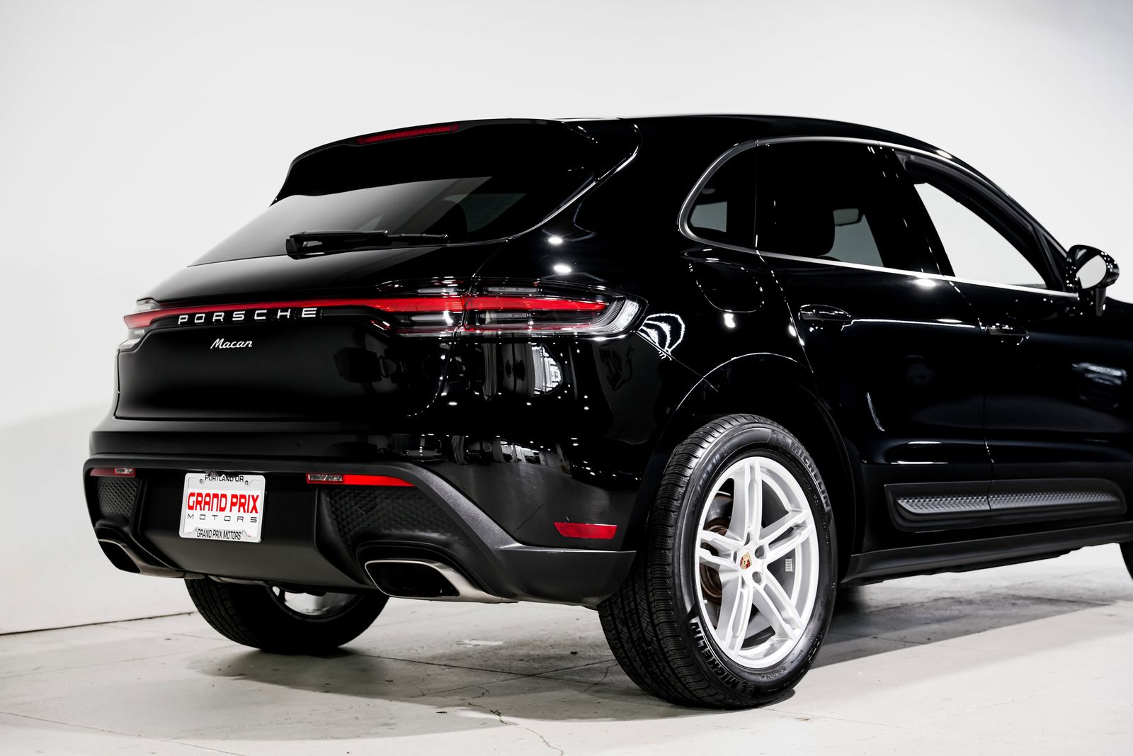 2024 Porsche Macan Base — photo 40