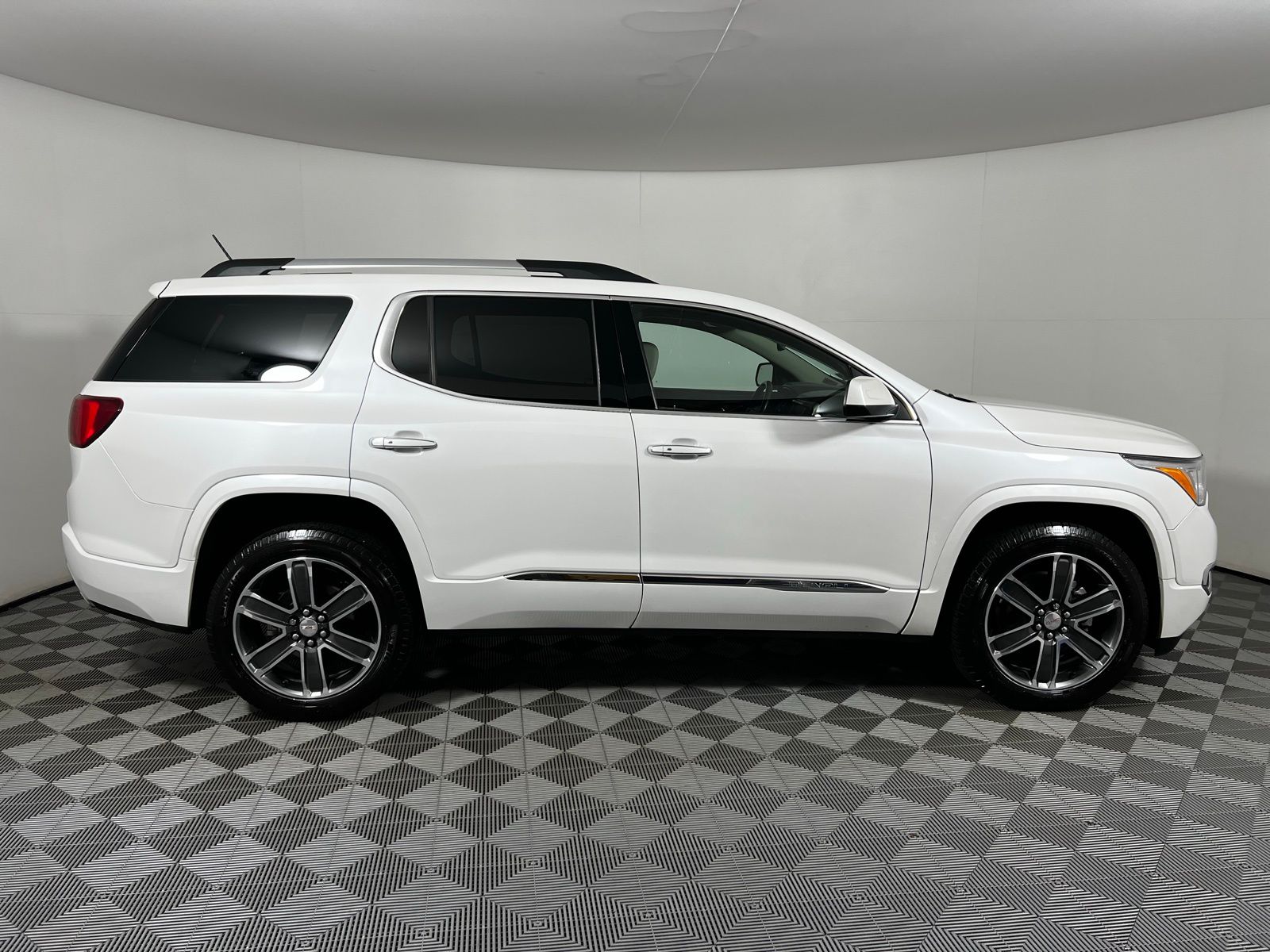 2019 GMC Acadia Denali 4