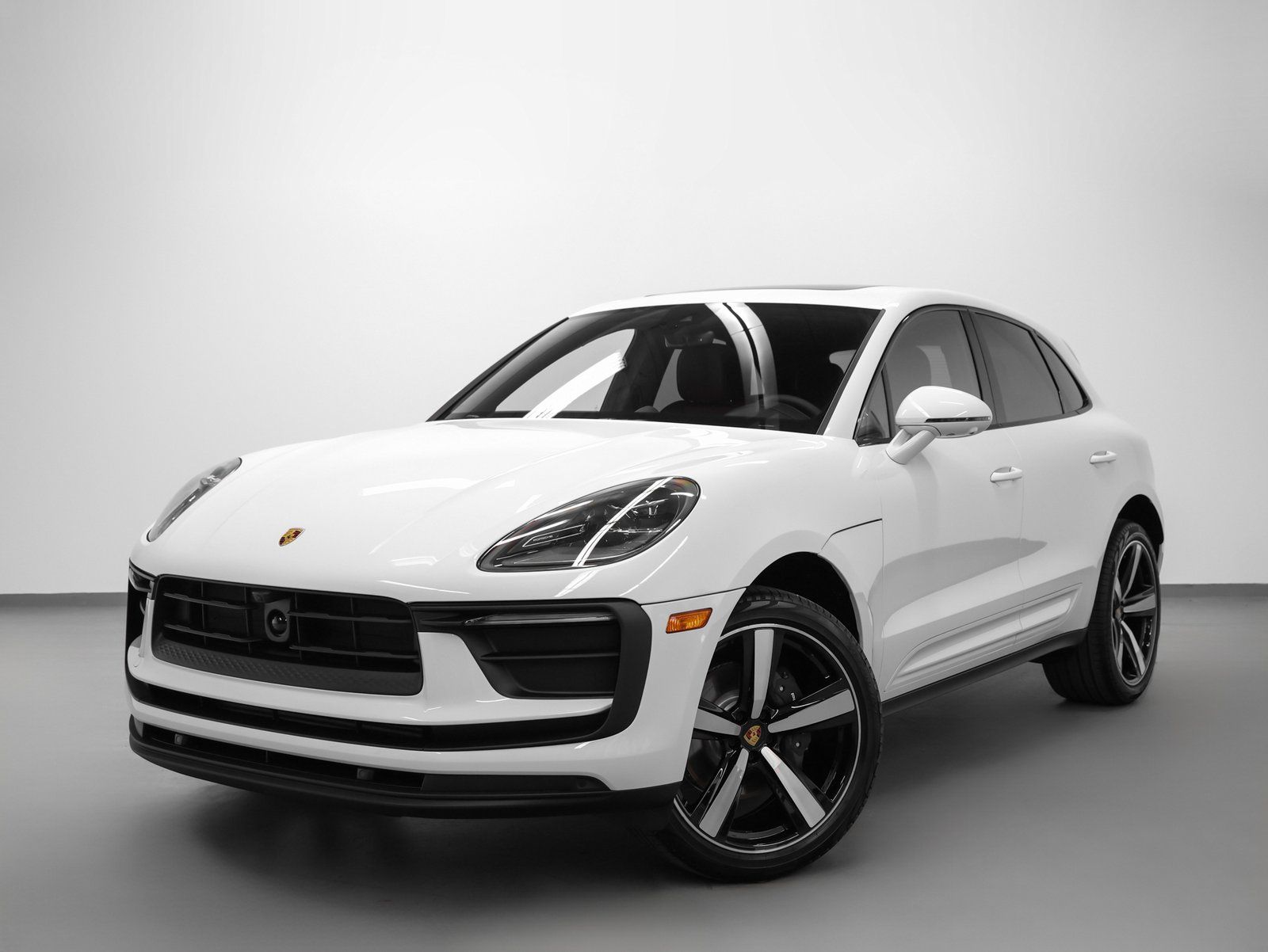 Carrara White Metallic 2026 Porsche Macan SUV / Crossover All-Wheel Drive 7-Speed Automatic