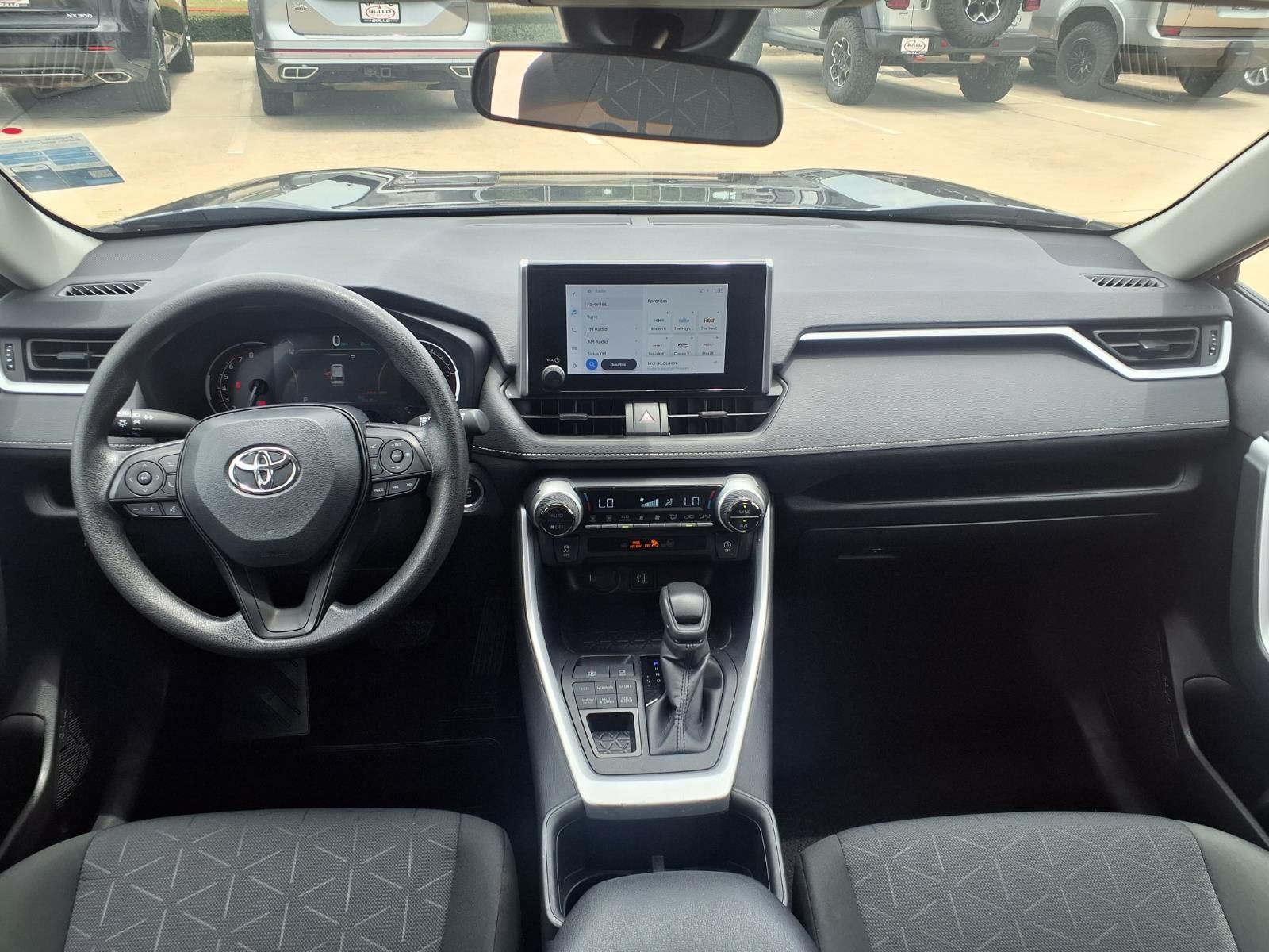 2025 Toyota RAV4 XLE - 9