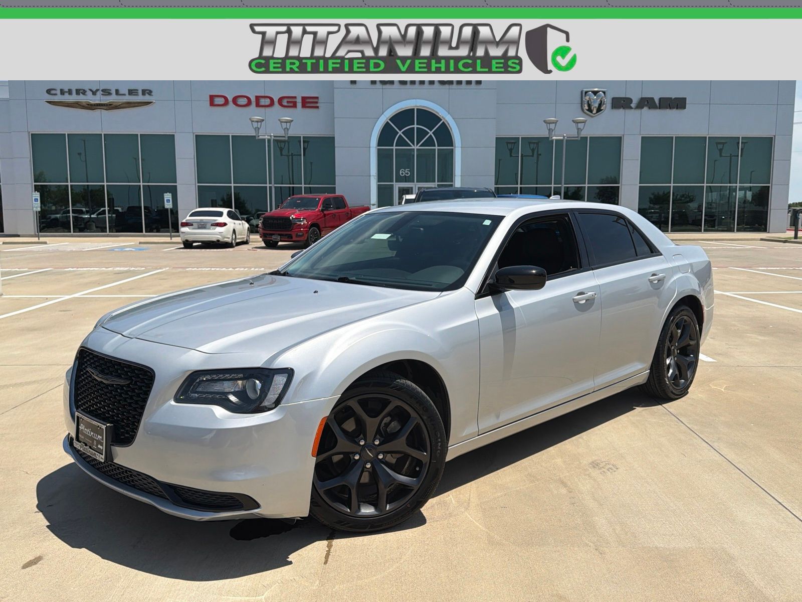 Silver Mist Clearcoat 2023 Chrysler 300 Sedan Rear-Wheel Drive 8-Speed Automatic