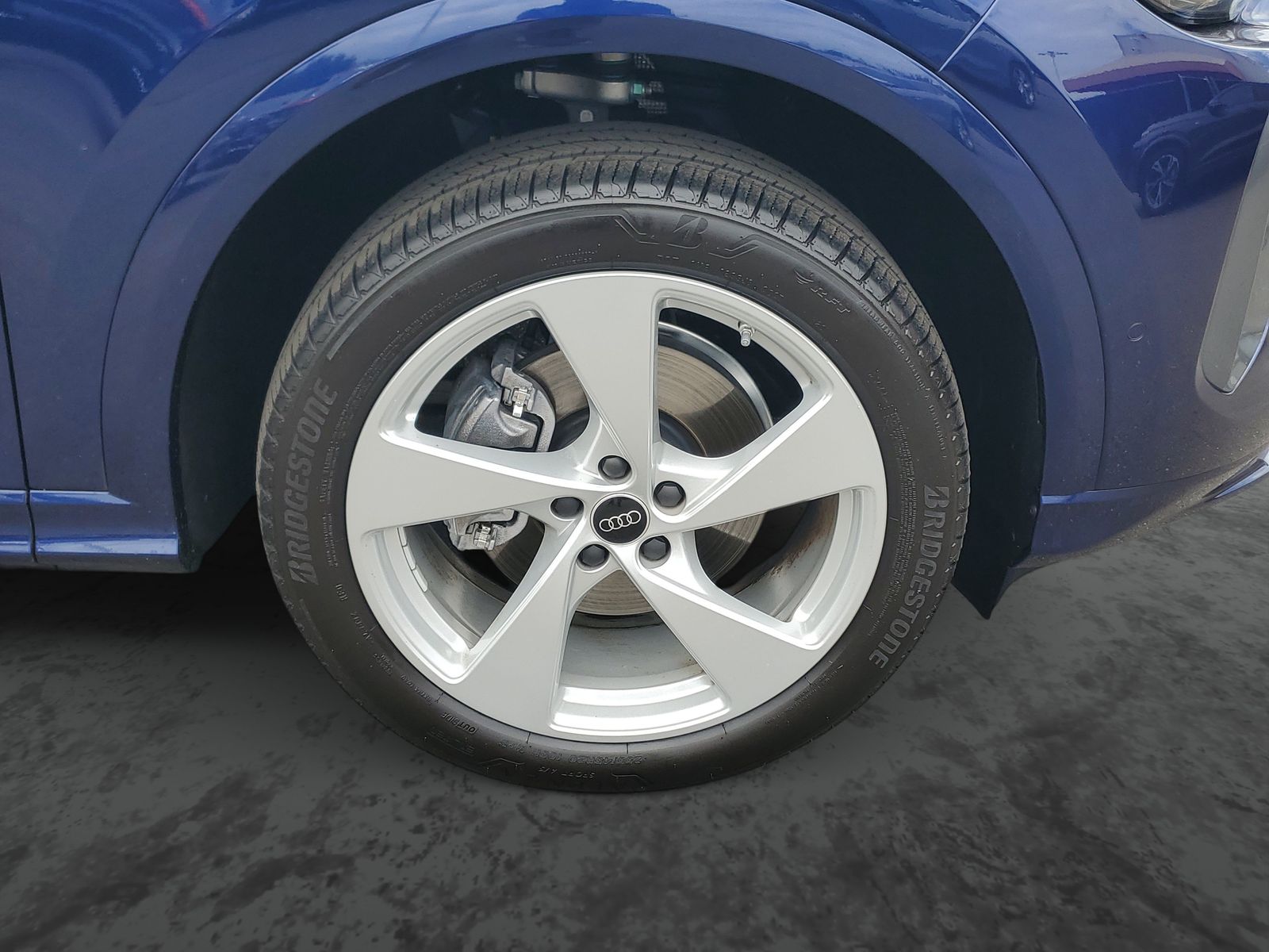 Vehicle photo