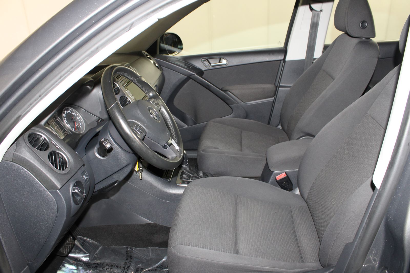 Used 2015 Gray Volkswagen S image 8