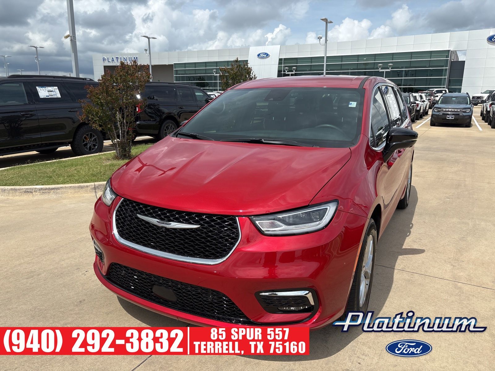 2025 Chrysler Pacifica Rojo (Red Hot Pearlcoat) Minivan Tracción en las cuatro ruedas 9 velocidades Automática