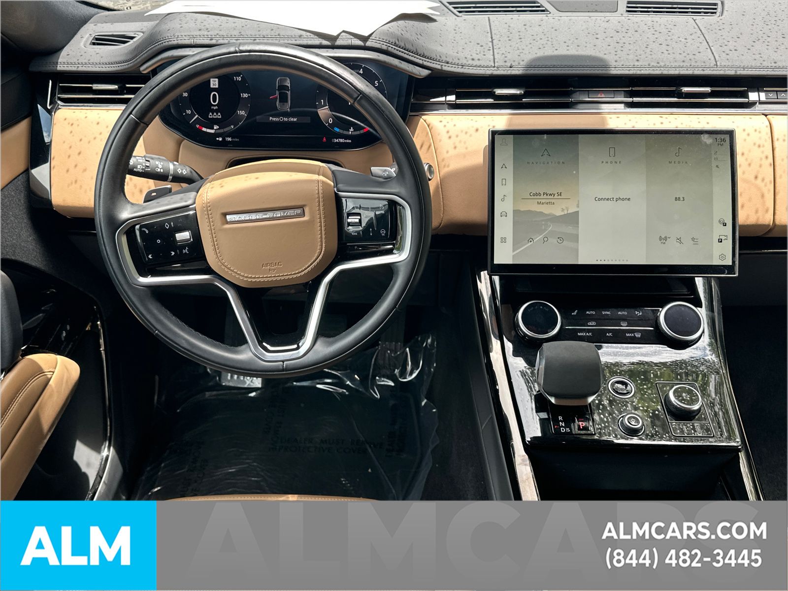 Used 2023 White Land Rover SE image 27