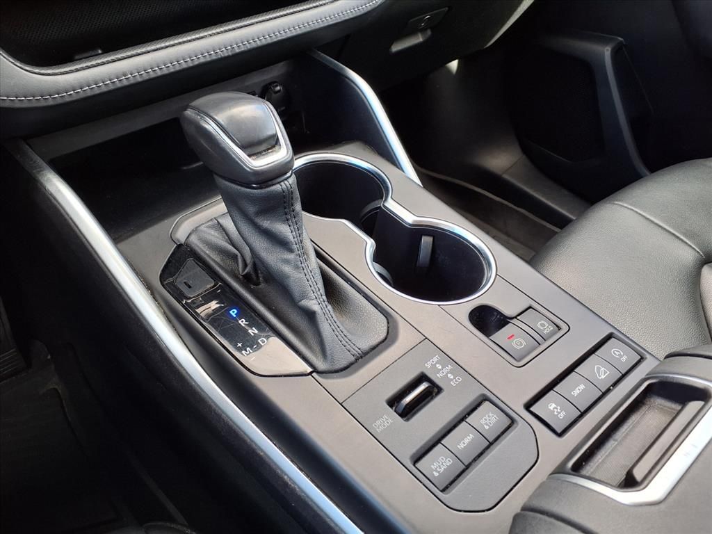 2021 Toyota Highlander XLE Gray at Gullo Toyota