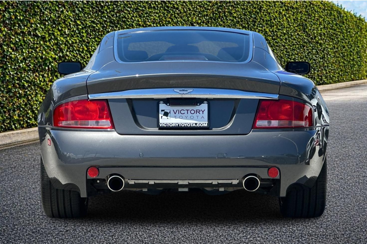 Used 2004  Aston Martin V12 image 5