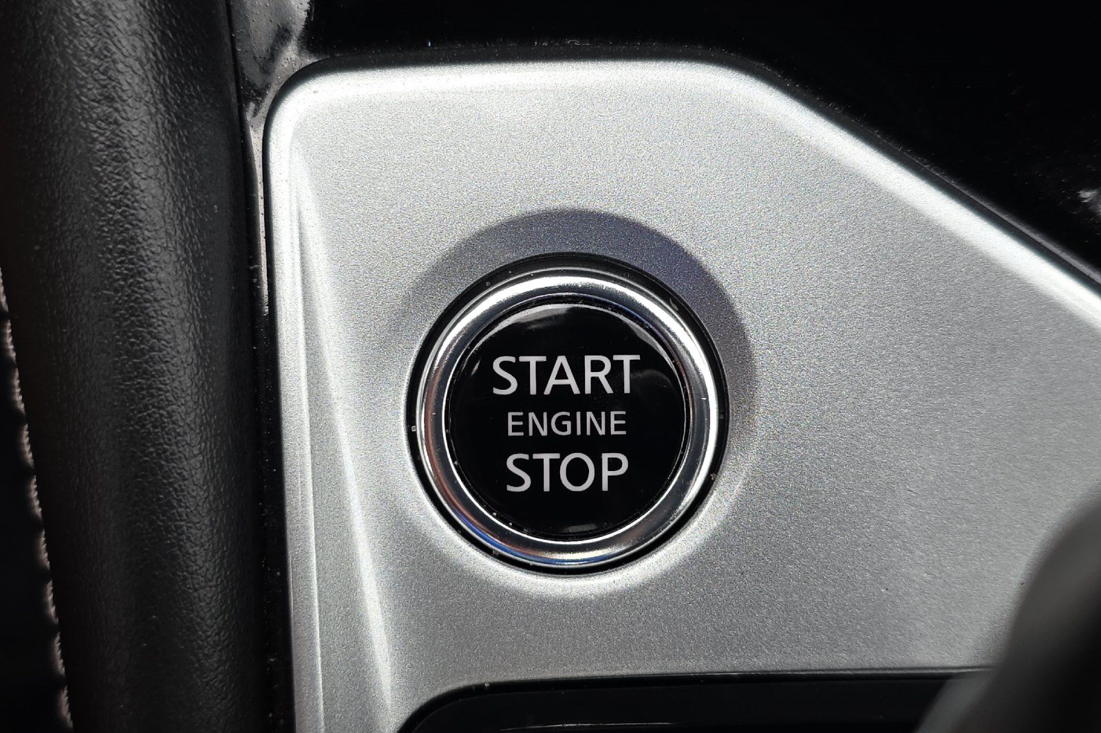 Used 2023 White Nissan 2.5 SV image 22