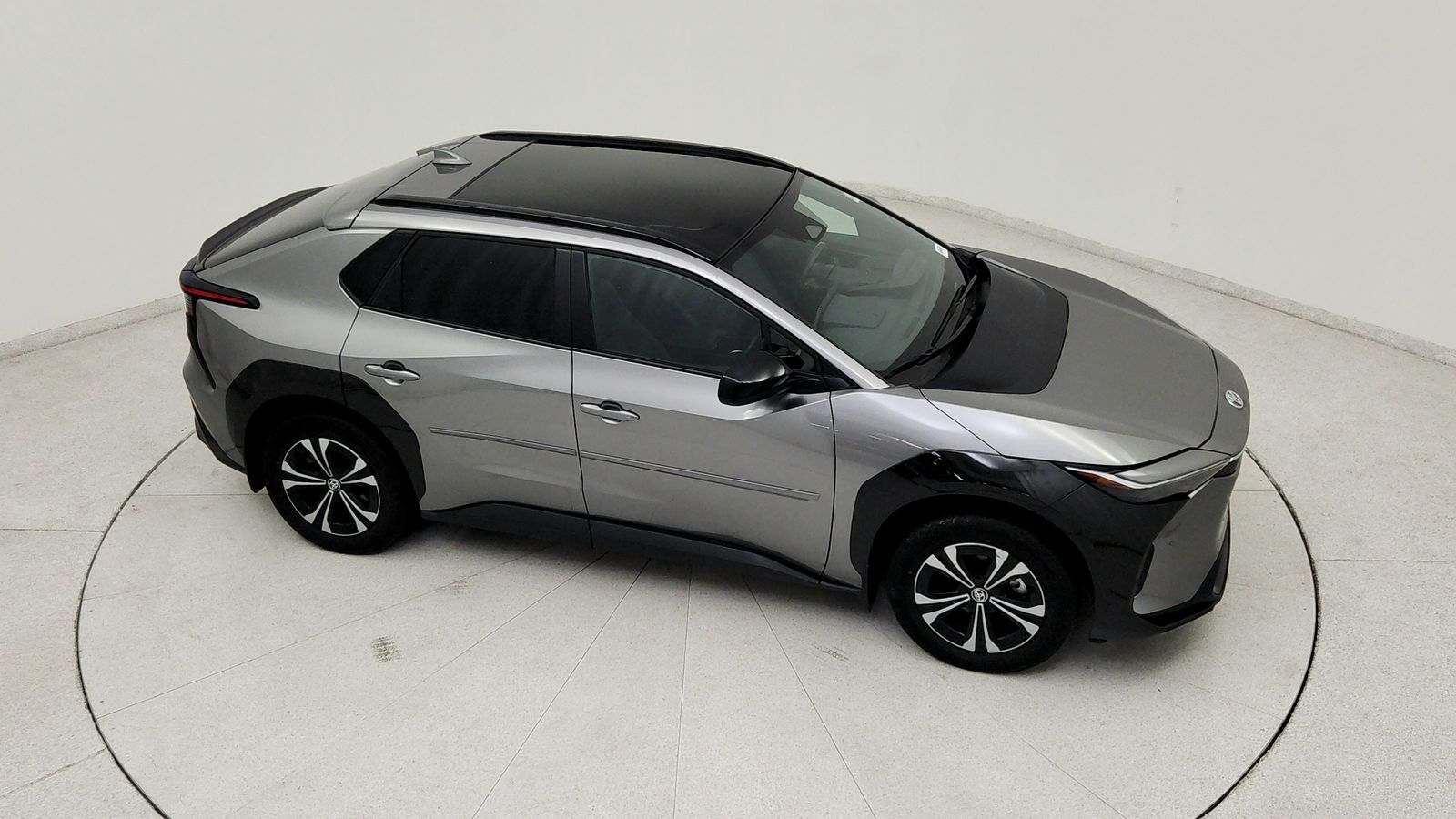 Used 2023  Toyota XLE image 20