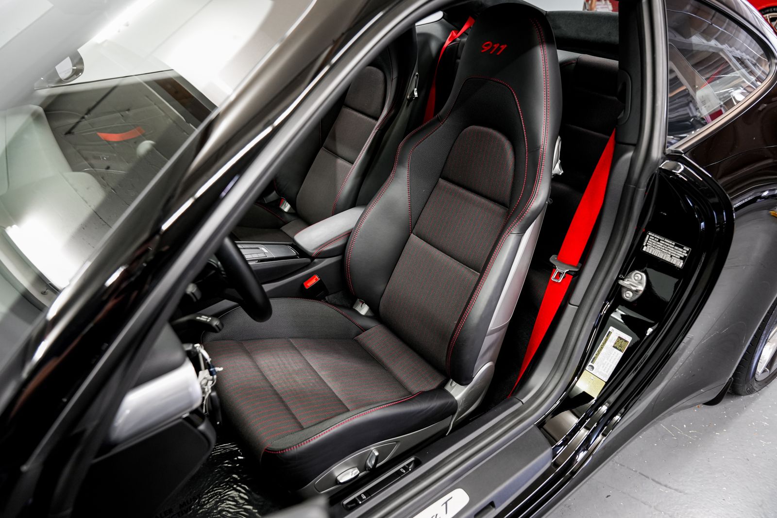 2019 Porsche 911 Carrera T — photo 18