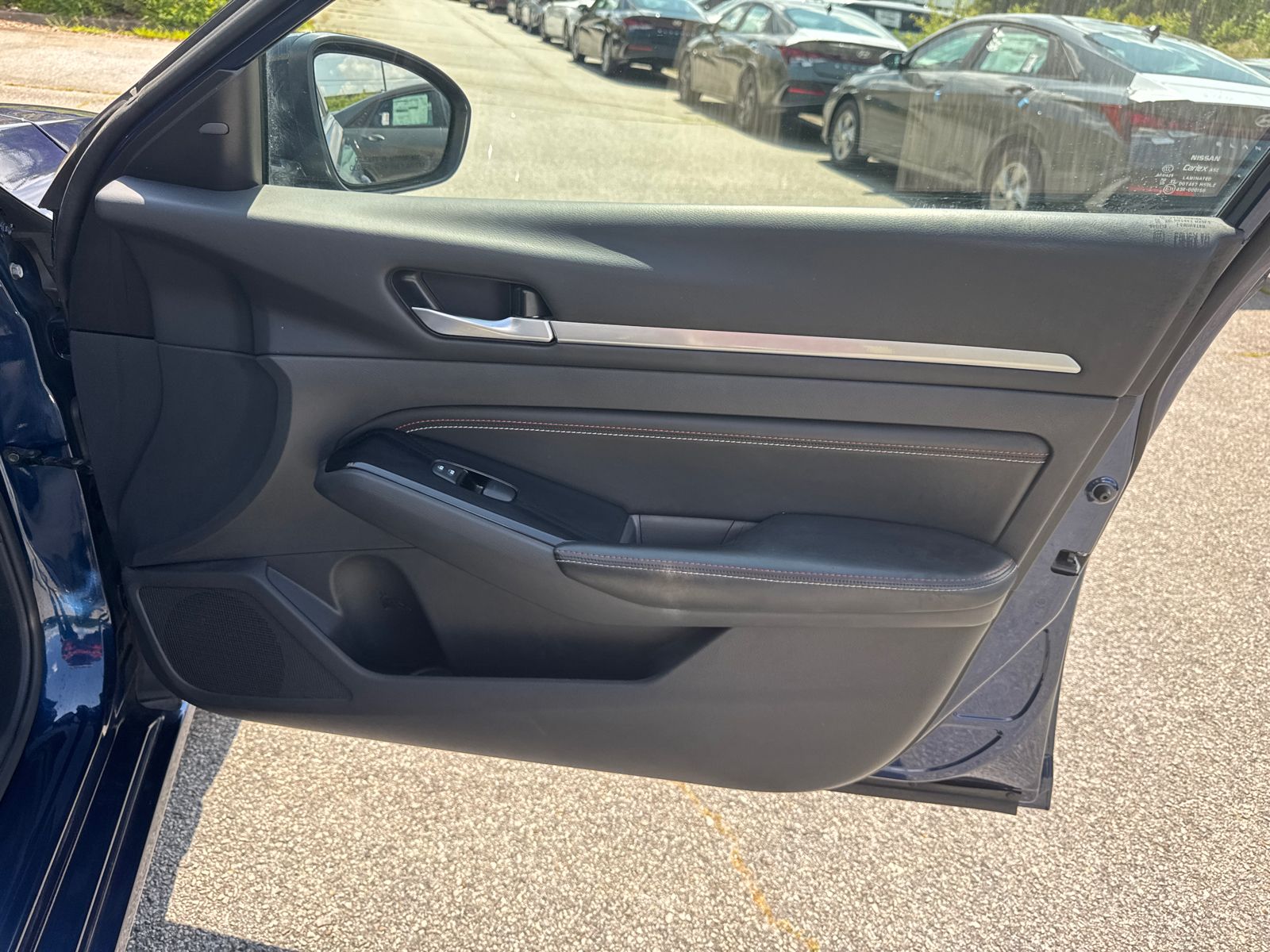 Used 2023 Blue Nissan 2.5 SR image 14