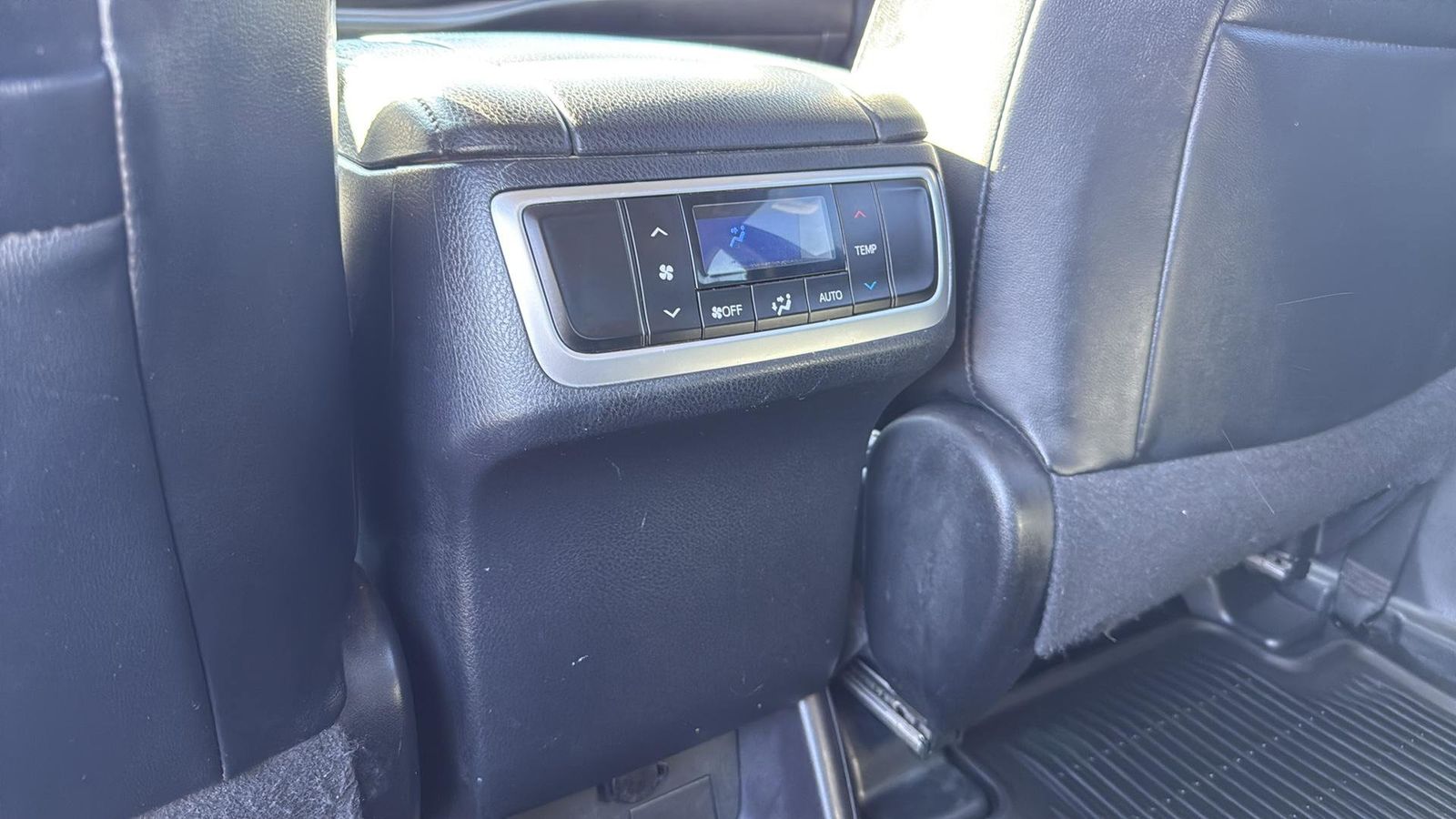 Used Car 2015 Toyota Highlander  Limited For Sale Under $20,000 In Austin, Texas