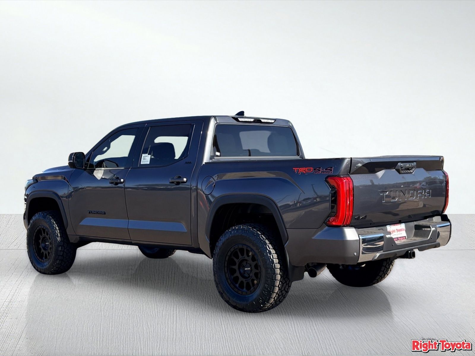 View vehicle photo 4