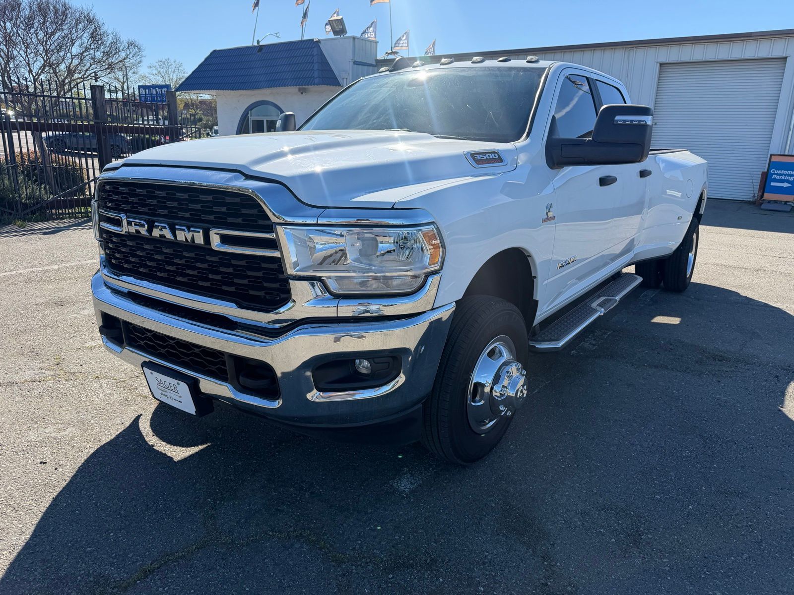 2023 RAM 3500 Big Horn Crew Cab LB DRW 4WD