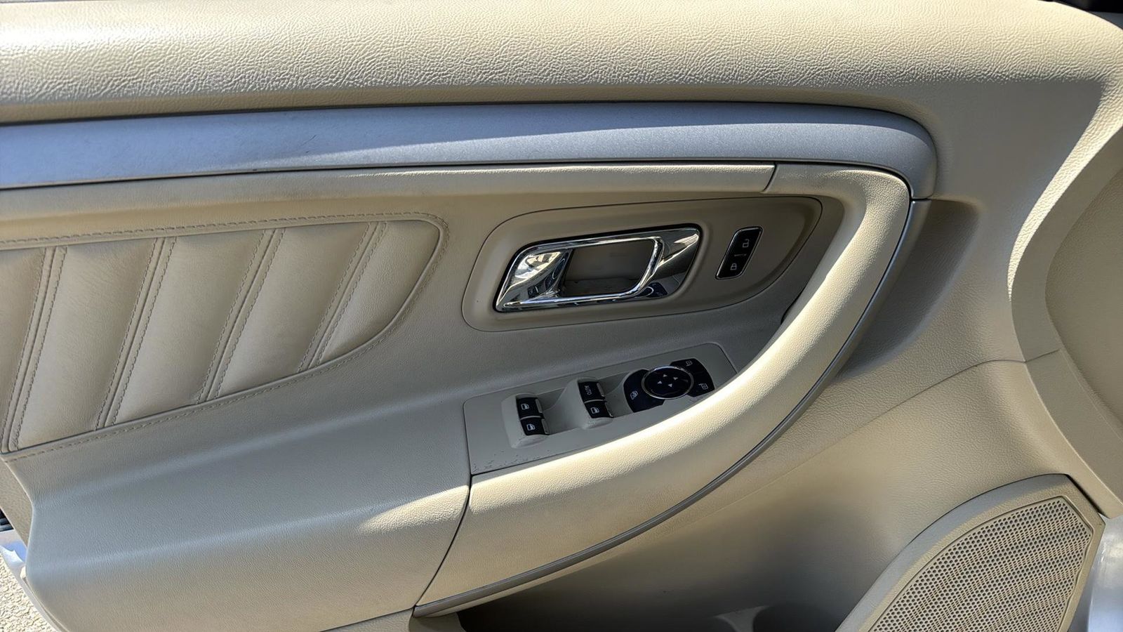 Used Car 2014 Ford Taurus  Sel For Sale Under $10,000 In Austin, Texas