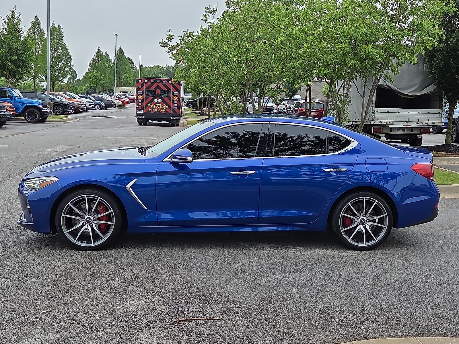 View vehicle photo 3