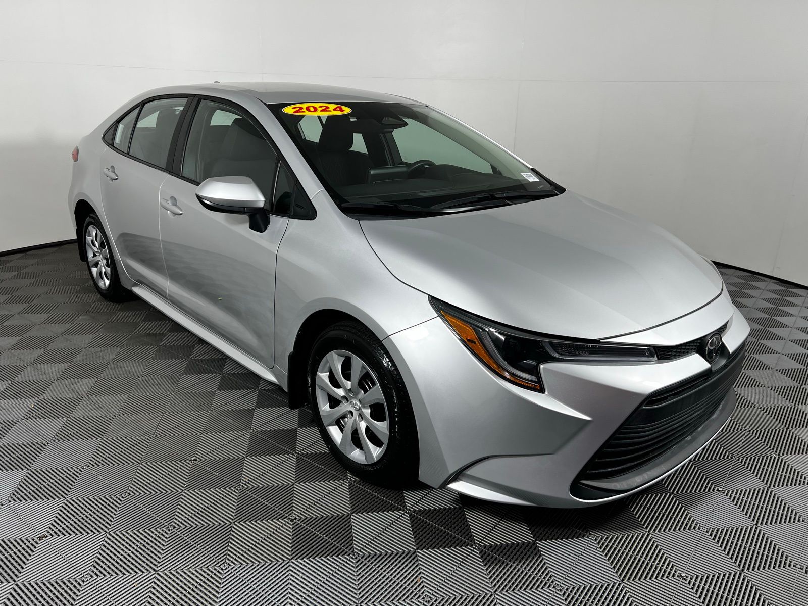 Thumbnail: 2024 Toyota Corolla - 3