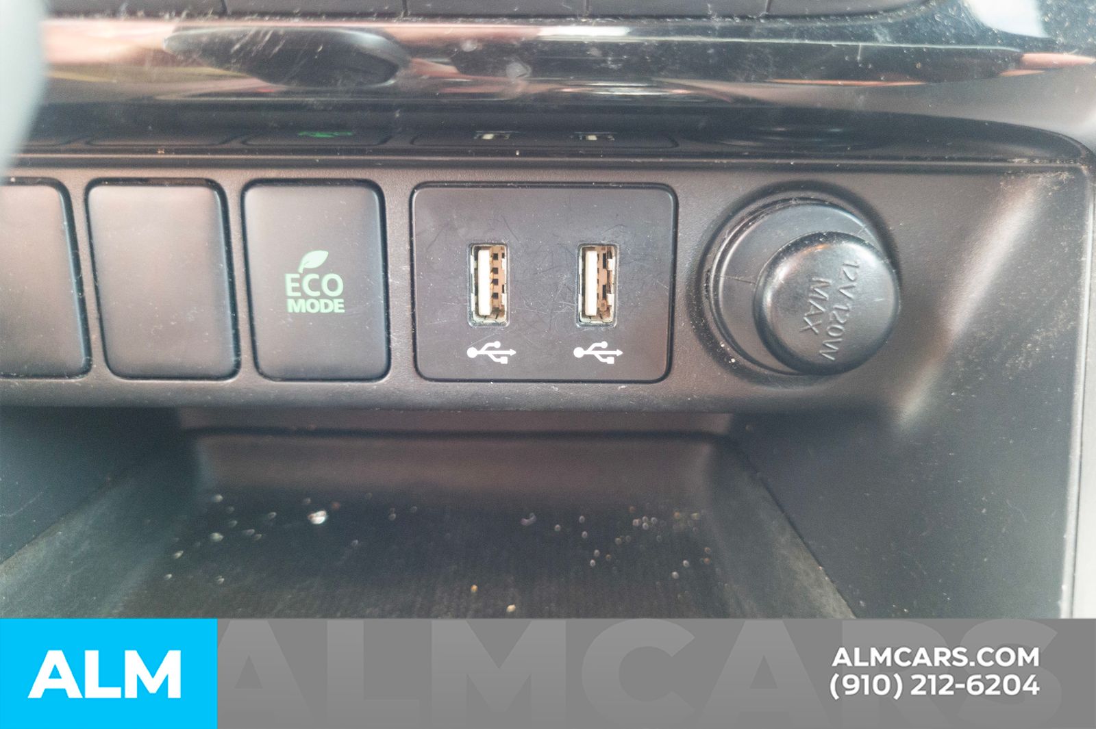 Used 2022  Mitsubishi SE image 9