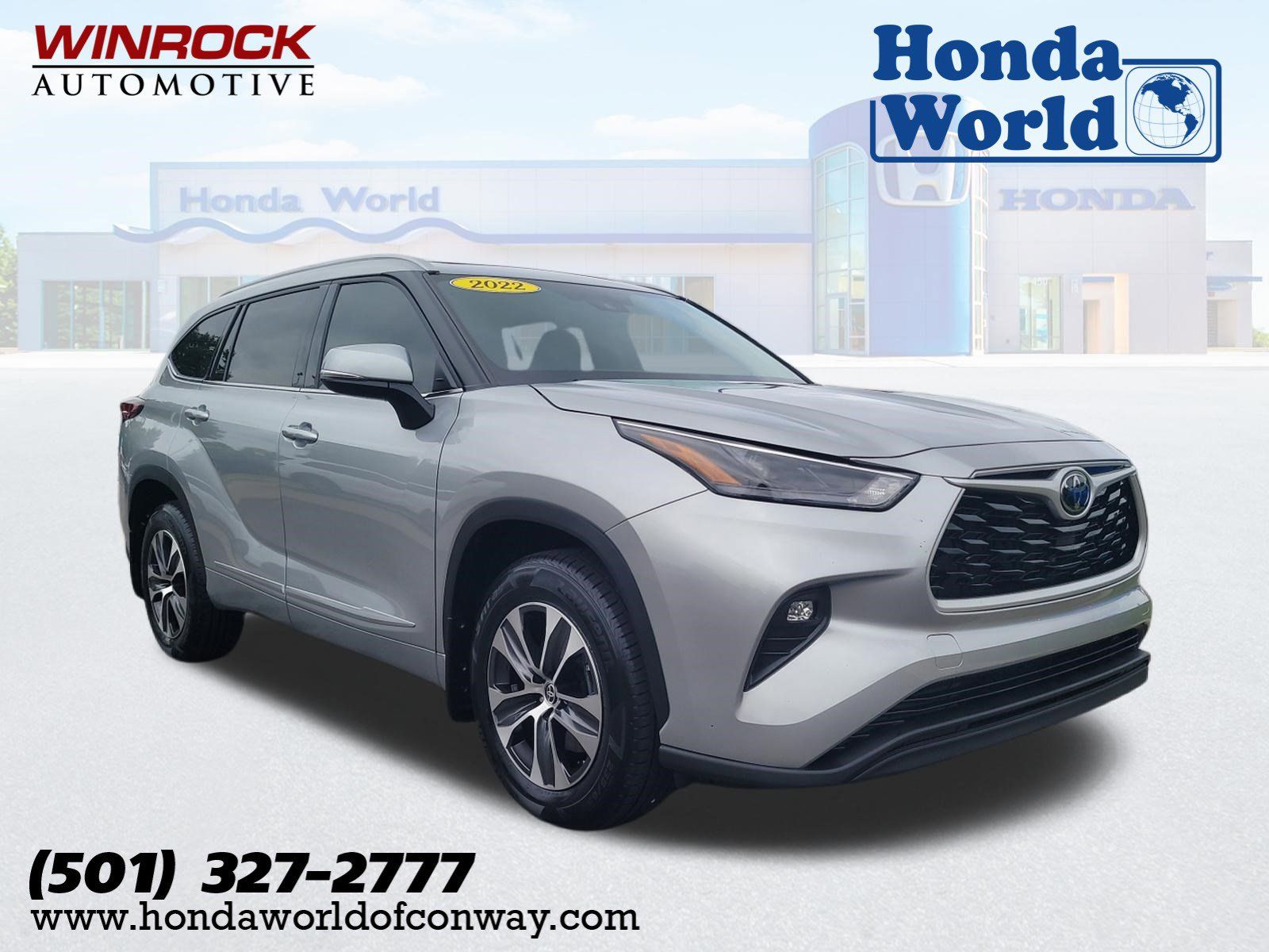 Celestial Silver Metallic 2022 Toyota Highlander XLE FWD SUV / Crossover Front-Wheel Drive 8-Speed Automatic