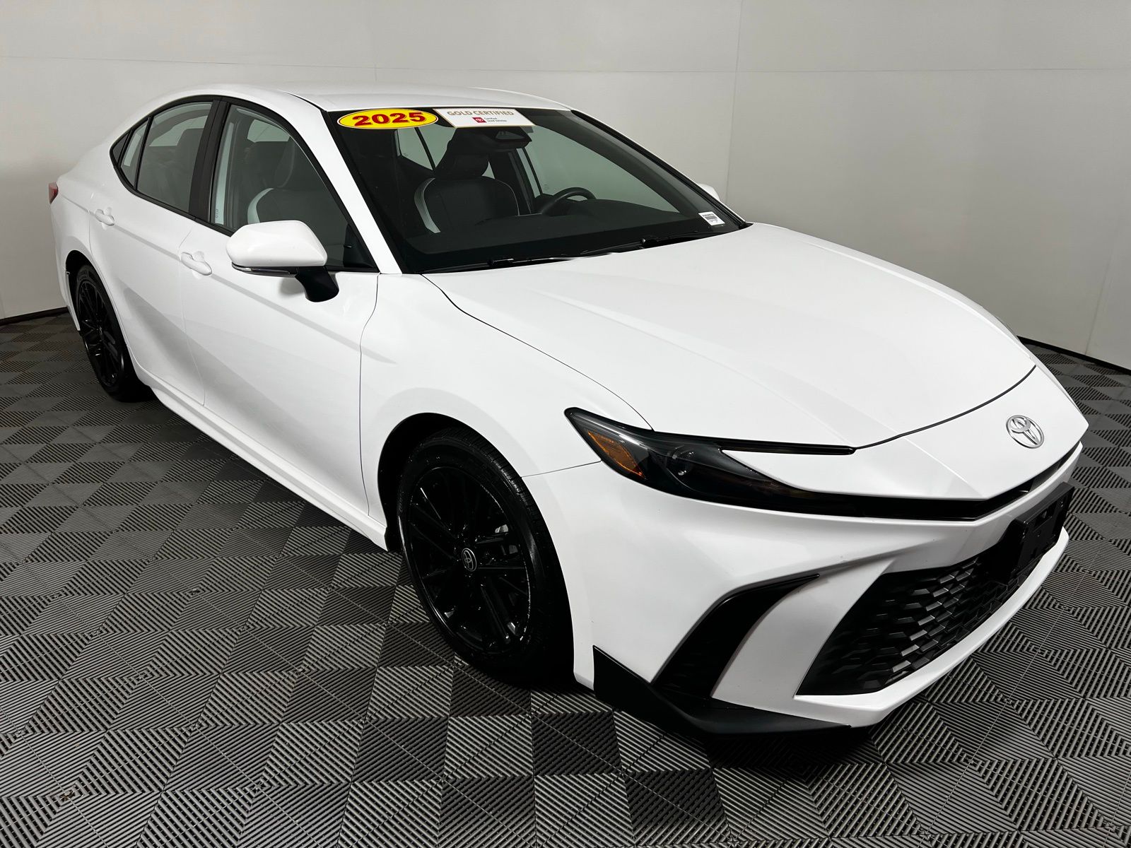 Thumbnail: 2025 Toyota Camry - 3