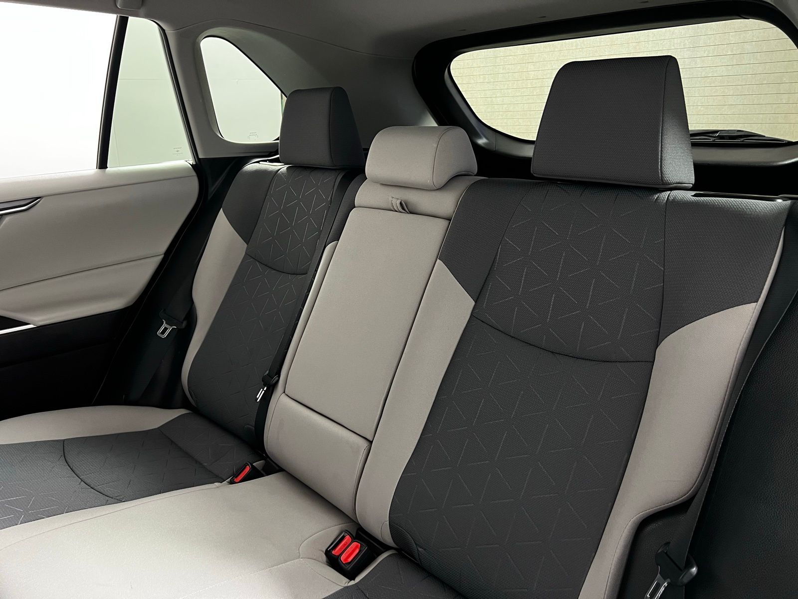 Thumbnail: 2022 Toyota RAV4 - 24