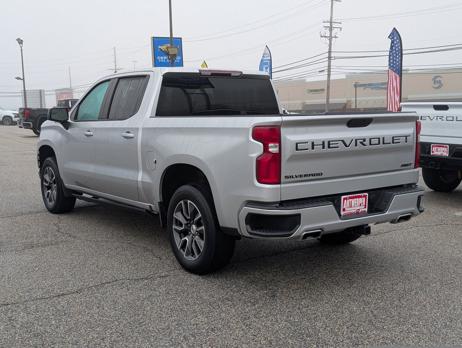 View vehicle photo 5