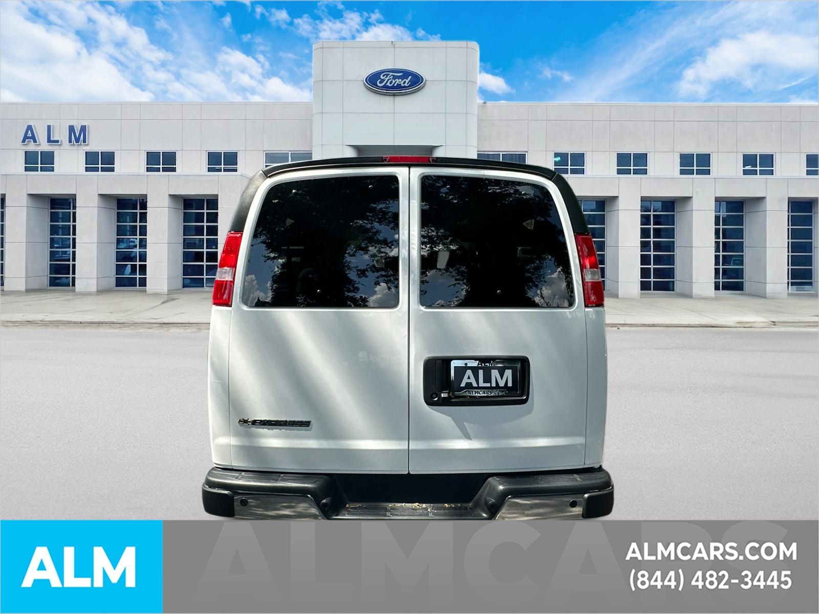 Used 2025 White Chevrolet LT image 6