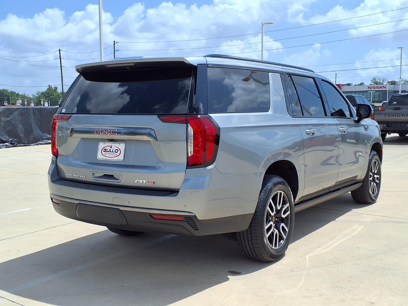 2024 GMC Yukon XL AT4 - 5