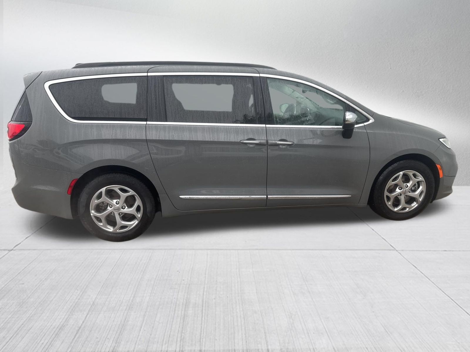 Used Car 2023 Chrysler Pacifica  Limited For Sale Under $30,000 In Austin, Texas