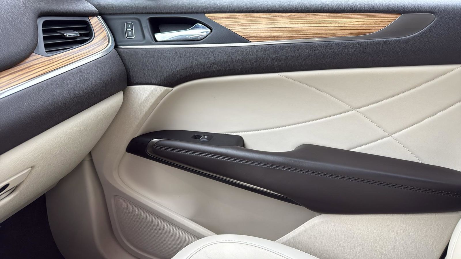 Used Car 2015 Lincoln Mkc  For Sale Under $20,000 In Austin, Texas